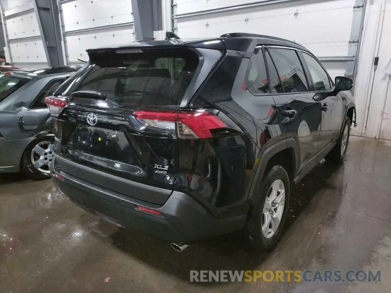 4 Photograph of a damaged car 2T3P1RFV5KC027939 TOYOTA RAV4 2019