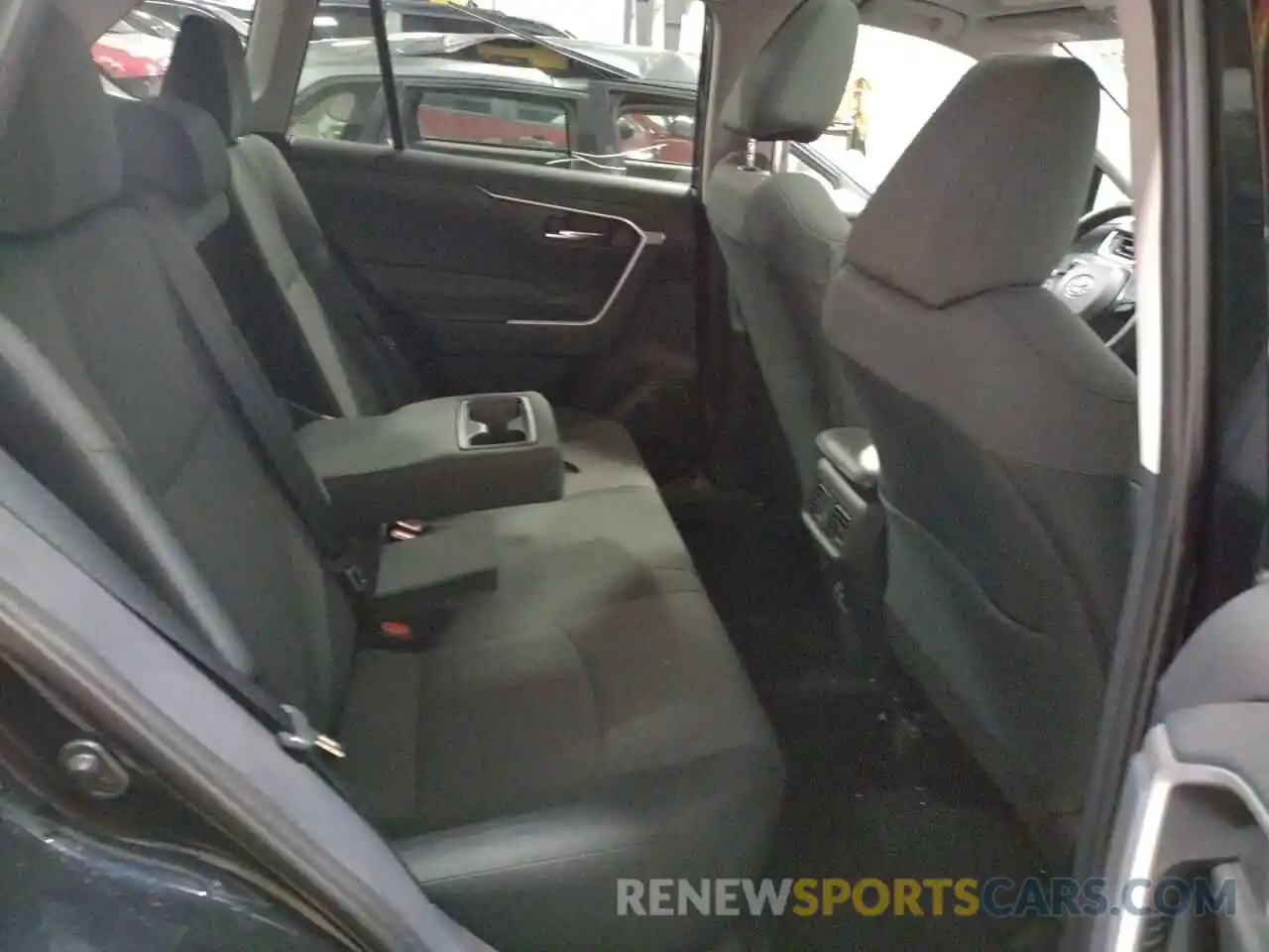 6 Photograph of a damaged car 2T3P1RFV5KC027939 TOYOTA RAV4 2019