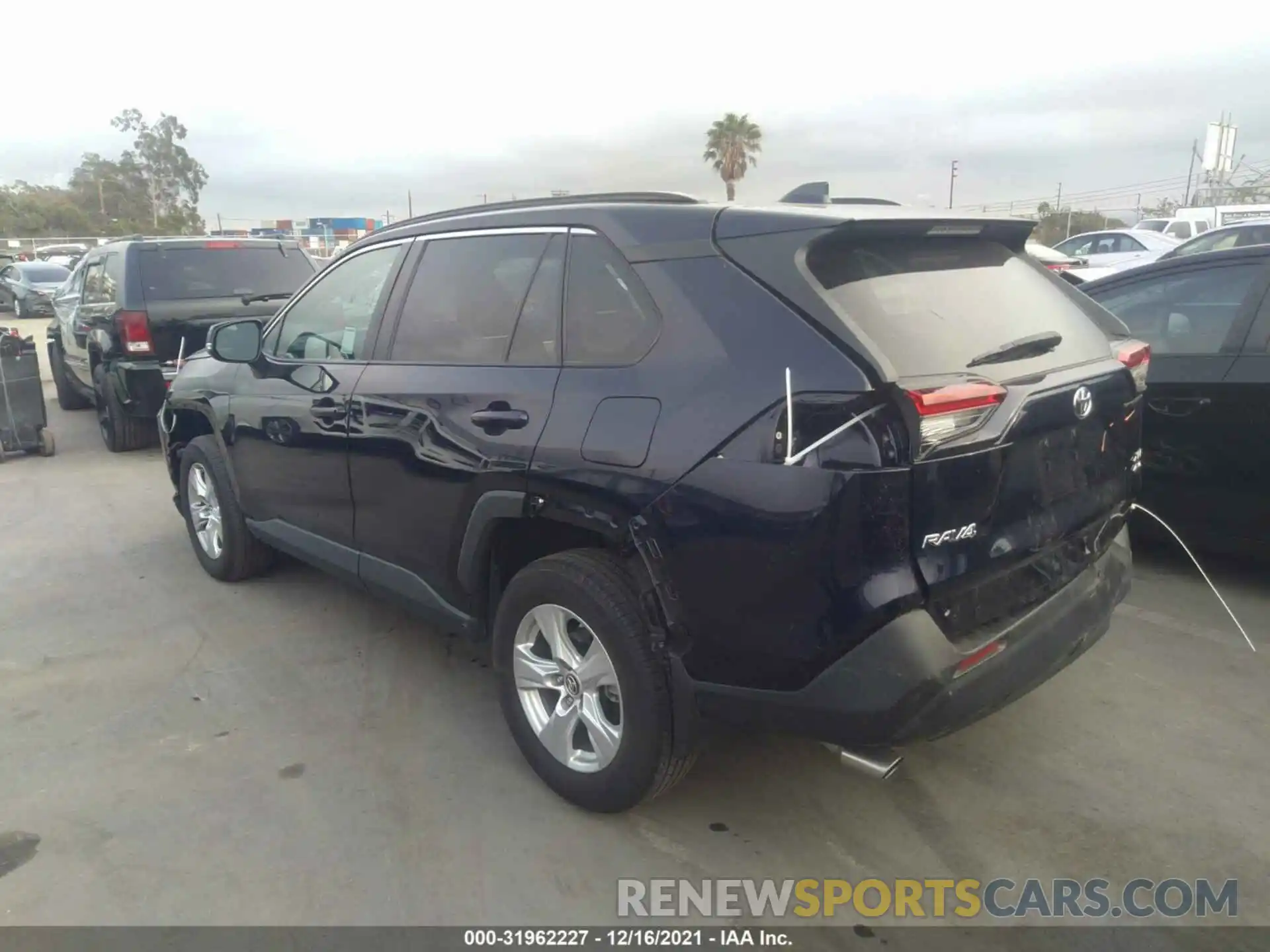 3 Фотография поврежденного автомобиля 2T3P1RFV5KC044188 TOYOTA RAV4 2019