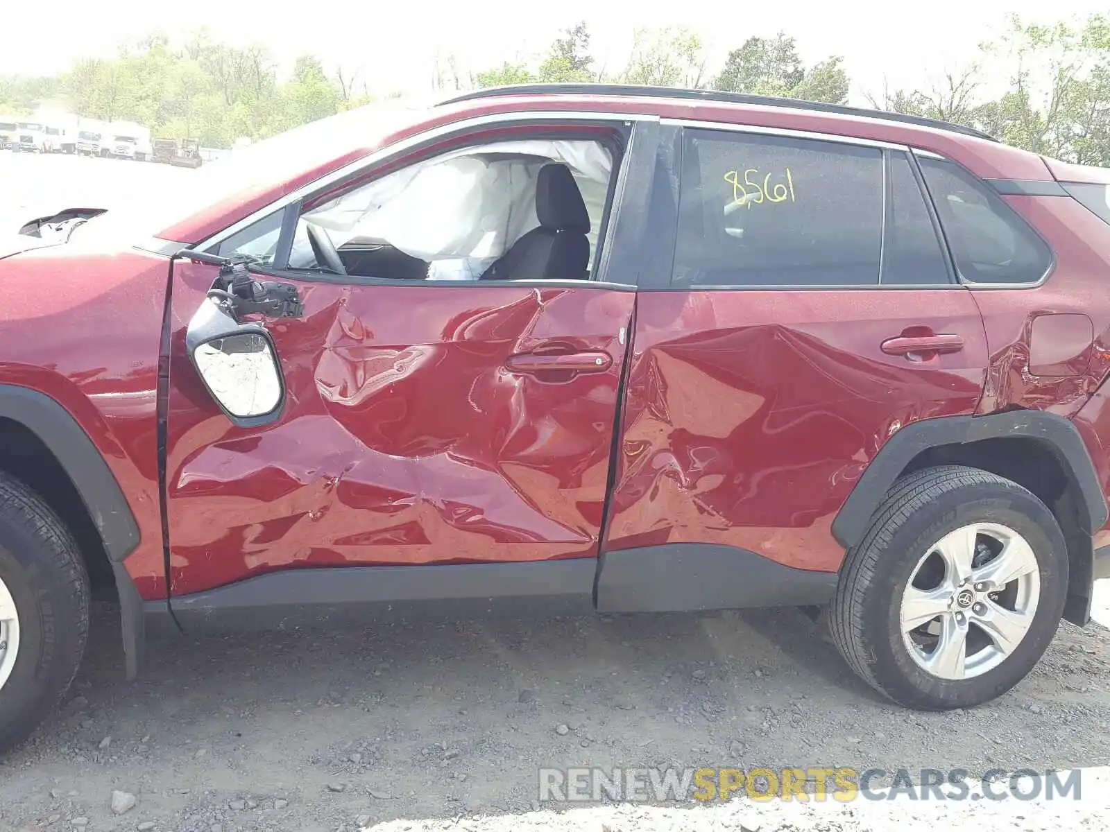 9 Photograph of a damaged car 2T3P1RFV5KC051738 TOYOTA RAV4 2019