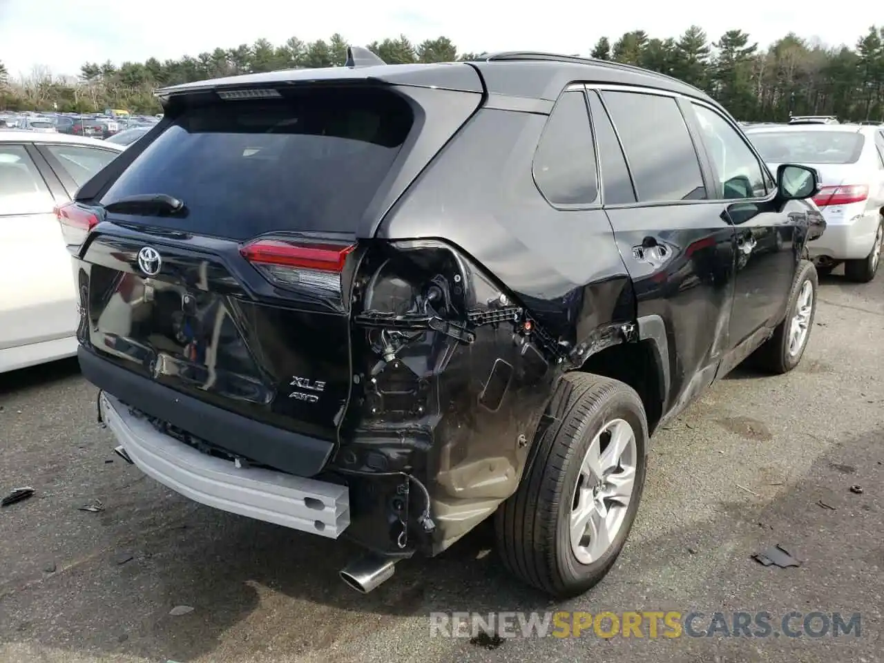 4 Photograph of a damaged car 2T3P1RFV5KW015594 TOYOTA RAV4 2019