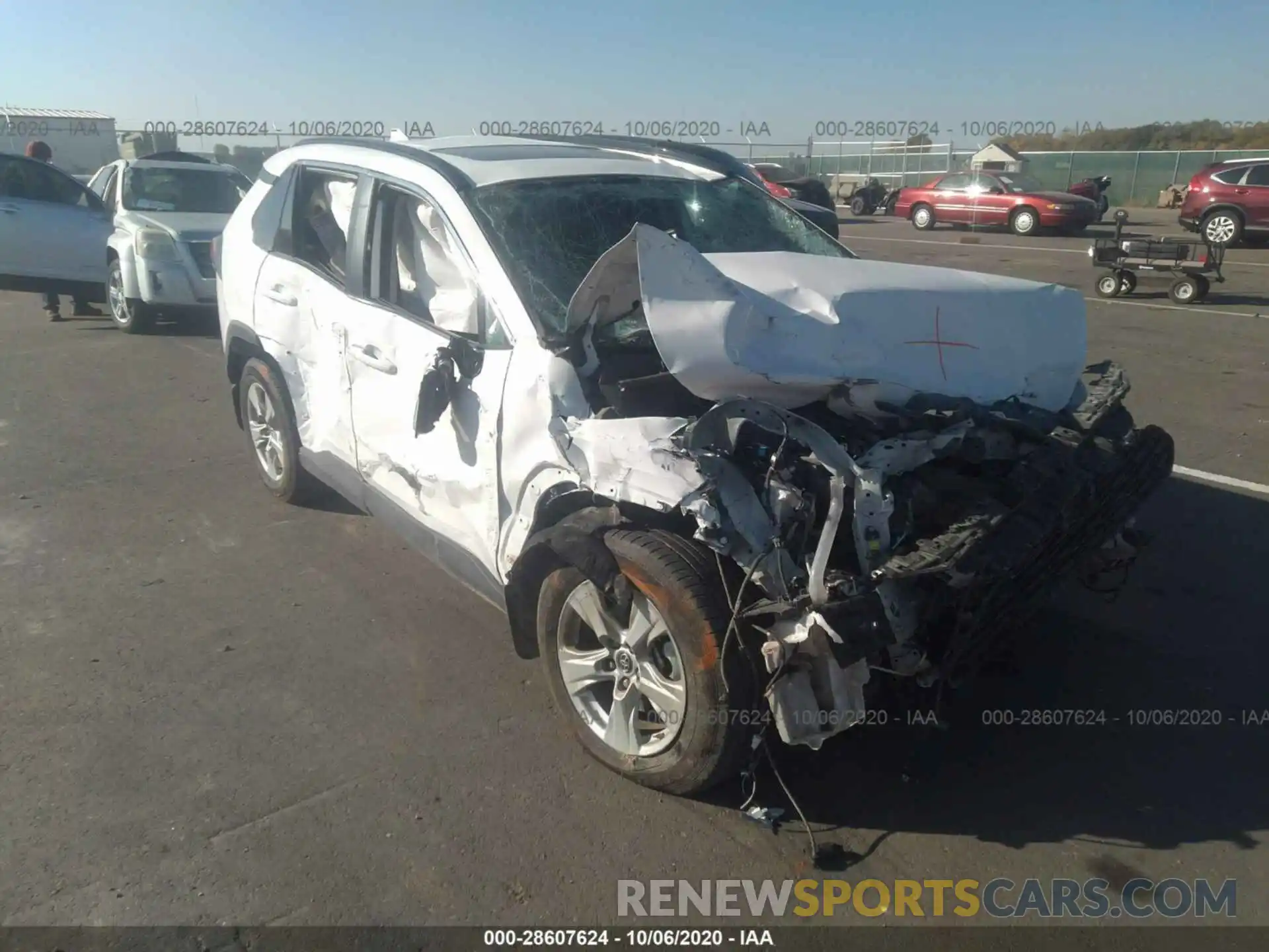 1 Photograph of a damaged car 2T3P1RFV5KW020259 TOYOTA RAV4 2019