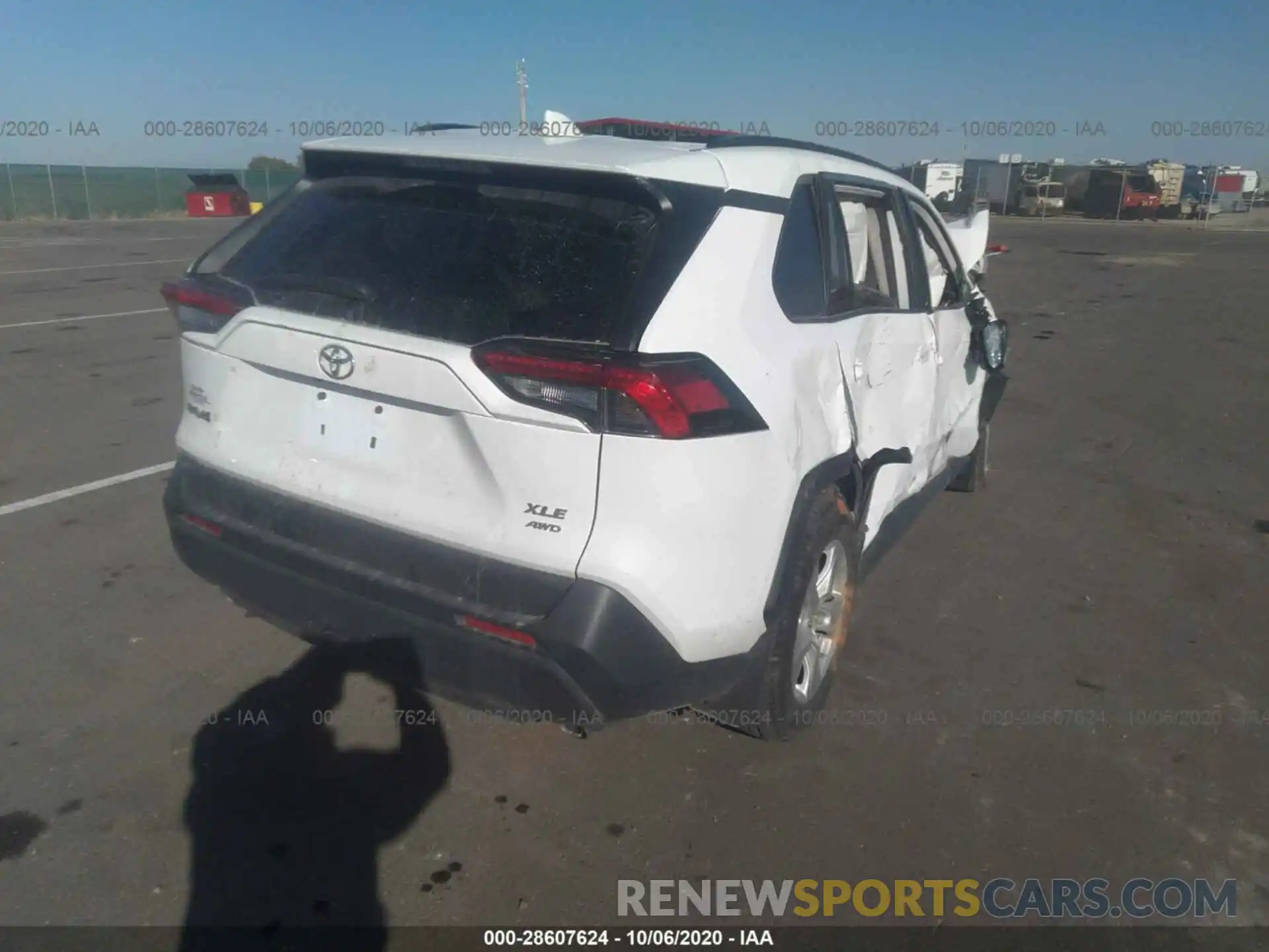 4 Photograph of a damaged car 2T3P1RFV5KW020259 TOYOTA RAV4 2019