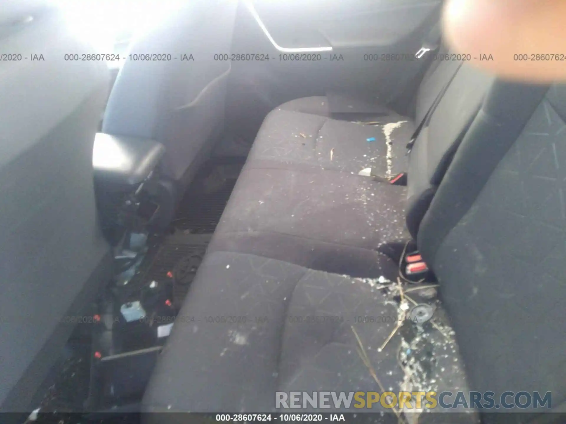 8 Photograph of a damaged car 2T3P1RFV5KW020259 TOYOTA RAV4 2019