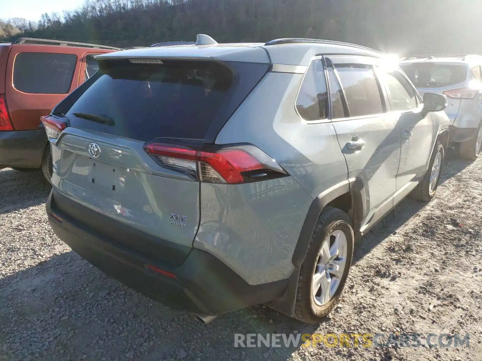 4 Photograph of a damaged car 2T3P1RFV5KW037188 TOYOTA RAV4 2019