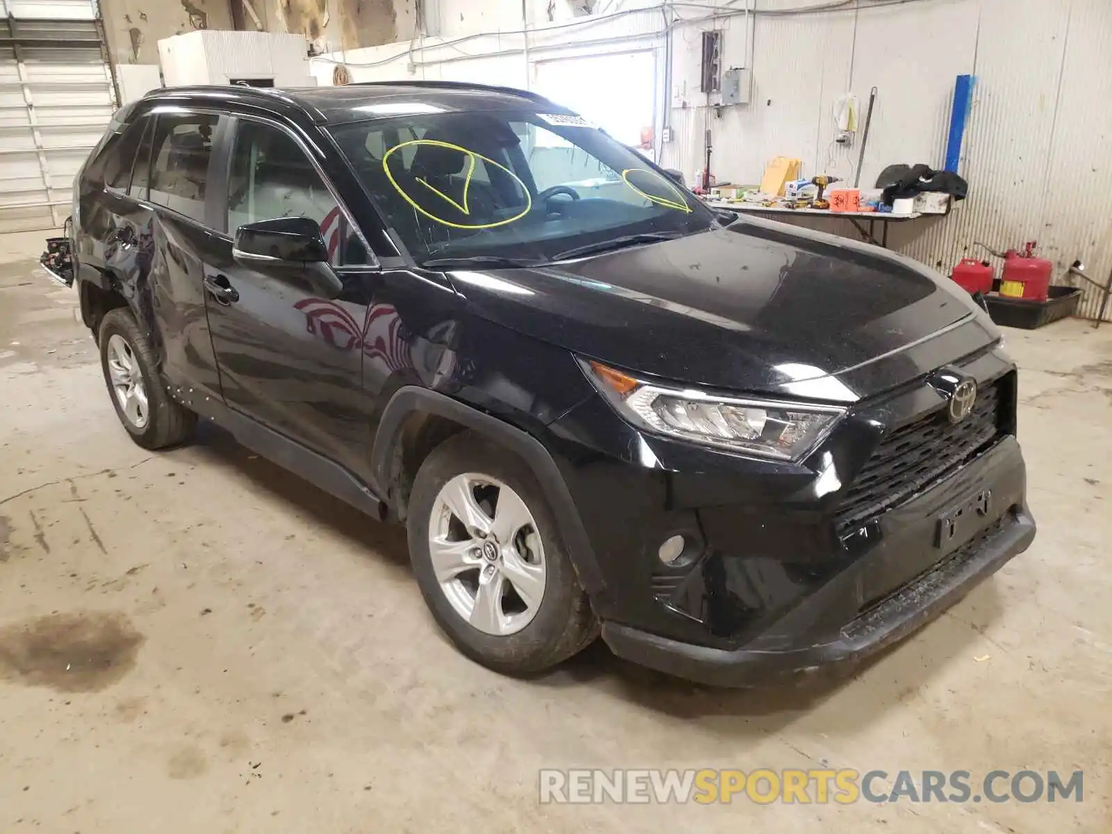 1 Photograph of a damaged car 2T3P1RFV5KW040625 TOYOTA RAV4 2019