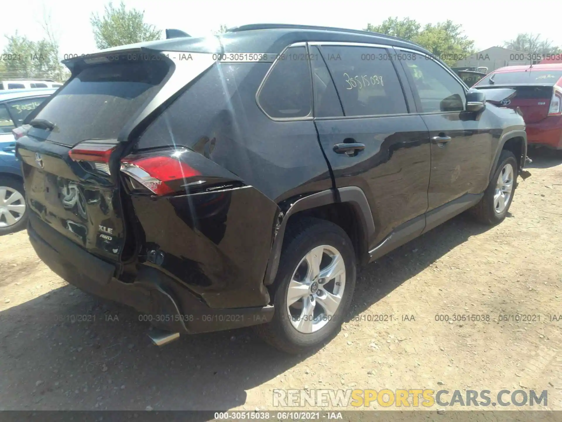 4 Photograph of a damaged car 2T3P1RFV5KW045193 TOYOTA RAV4 2019