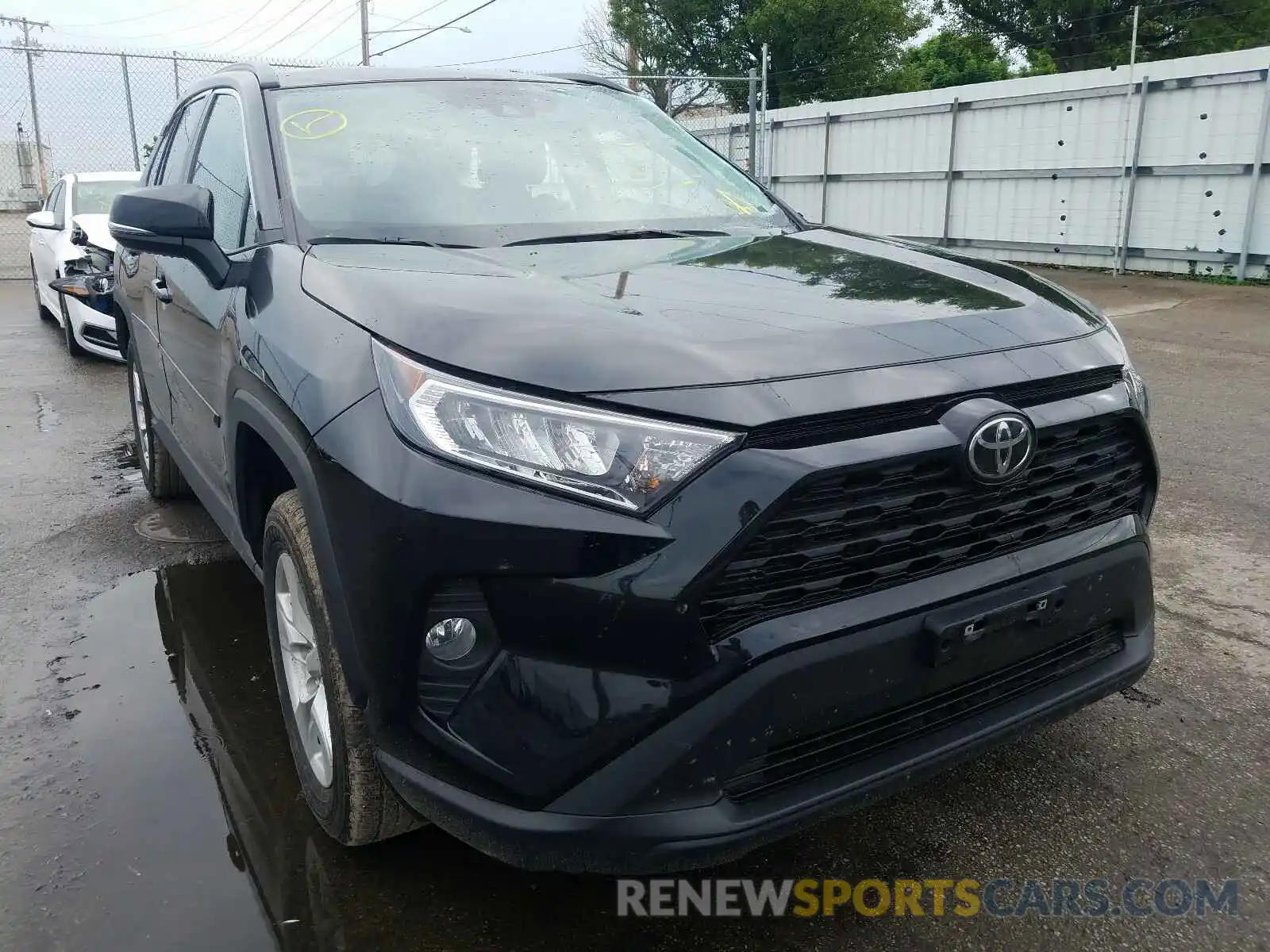 1 Photograph of a damaged car 2T3P1RFV5KW046828 TOYOTA RAV4 2019