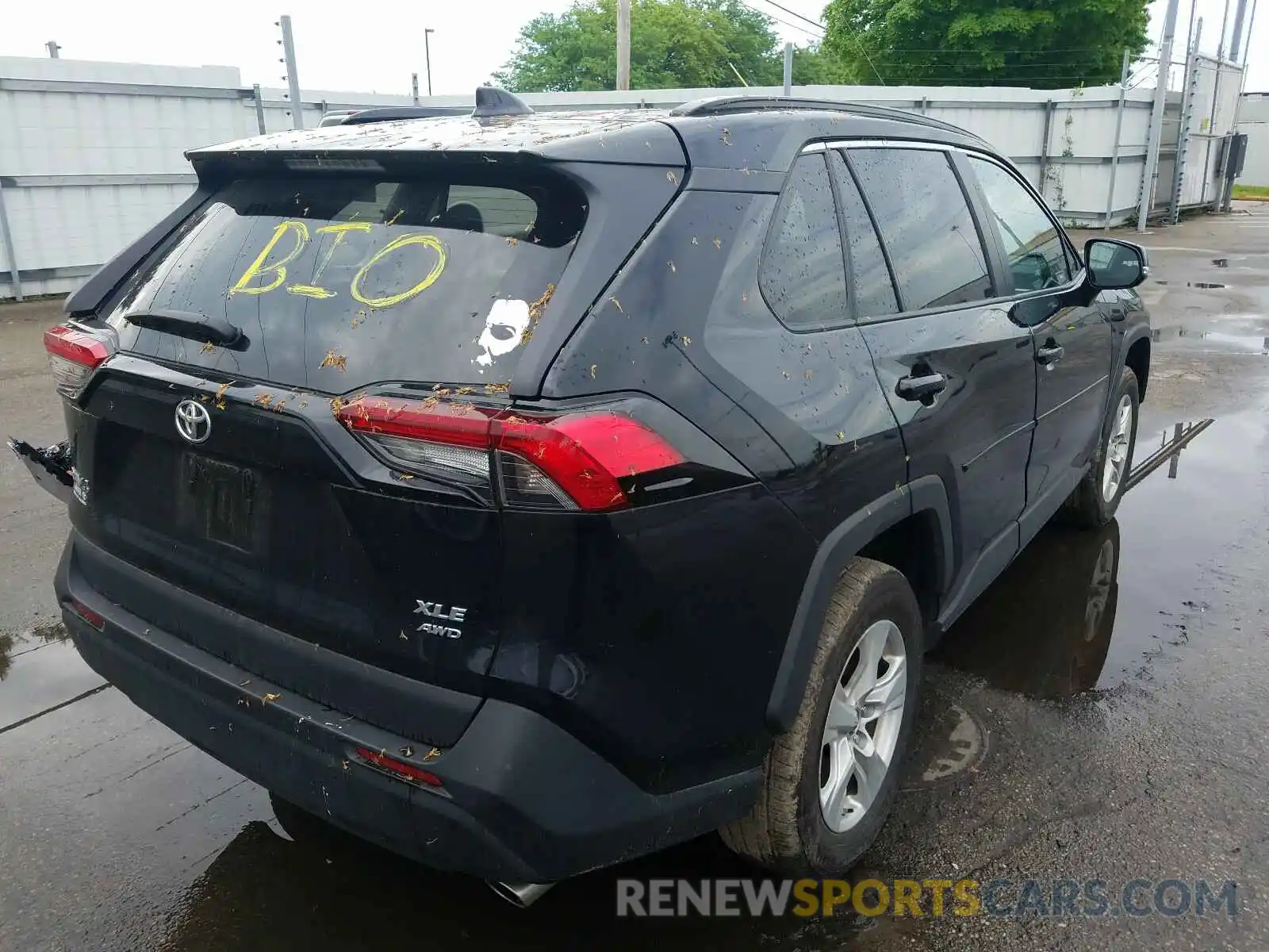 4 Photograph of a damaged car 2T3P1RFV5KW046828 TOYOTA RAV4 2019