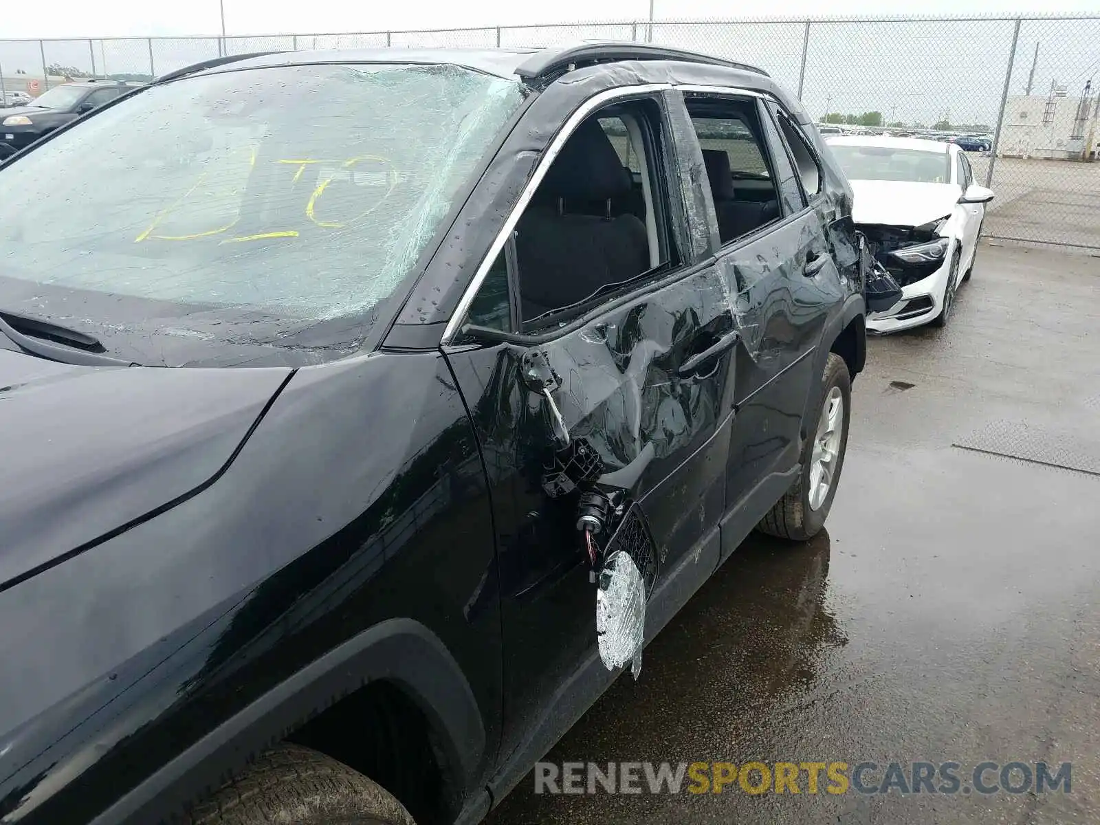 9 Photograph of a damaged car 2T3P1RFV5KW046828 TOYOTA RAV4 2019