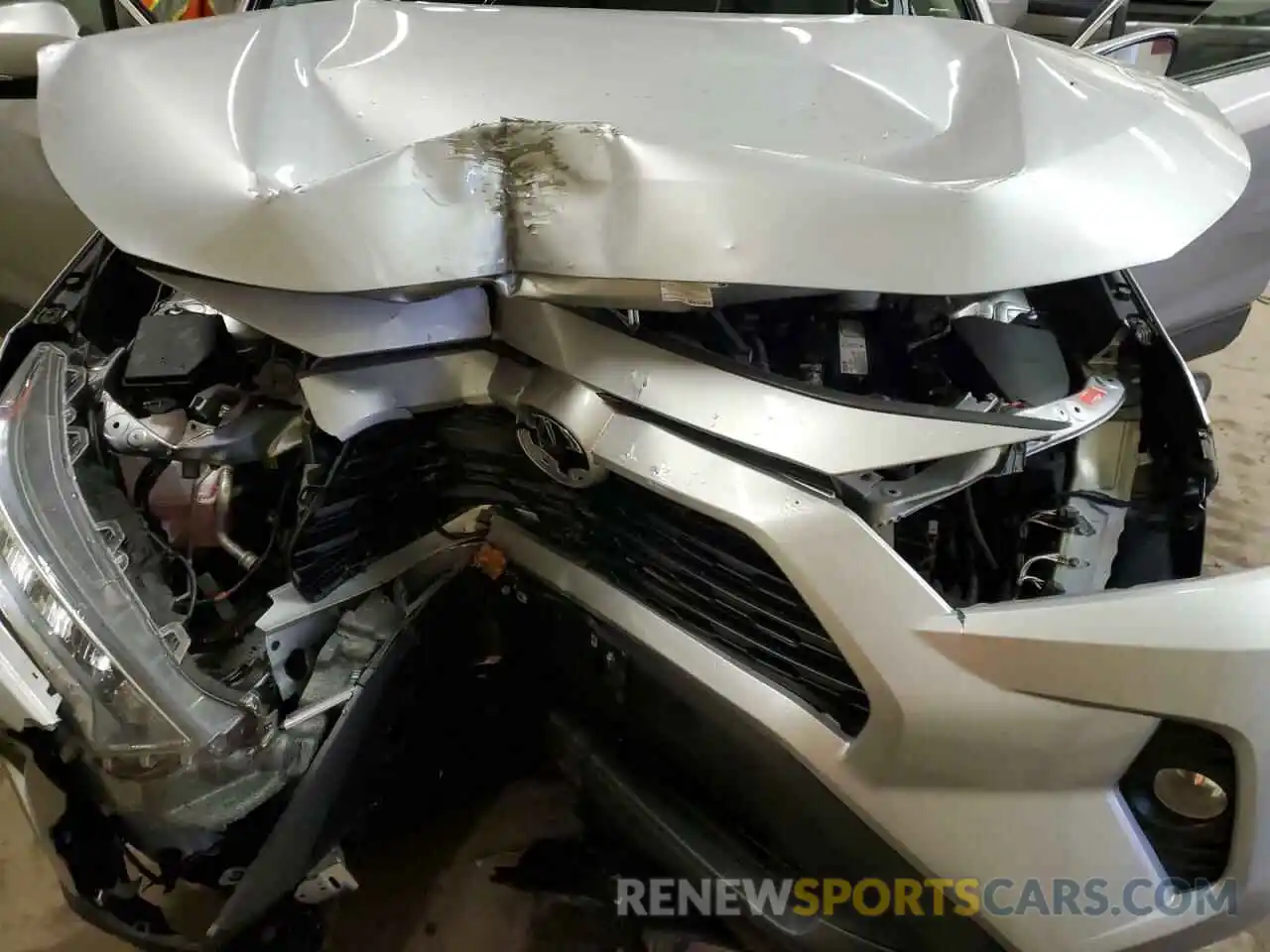 11 Фотография поврежденного автомобиля 2T3P1RFV5KW052211 TOYOTA RAV4 2019
