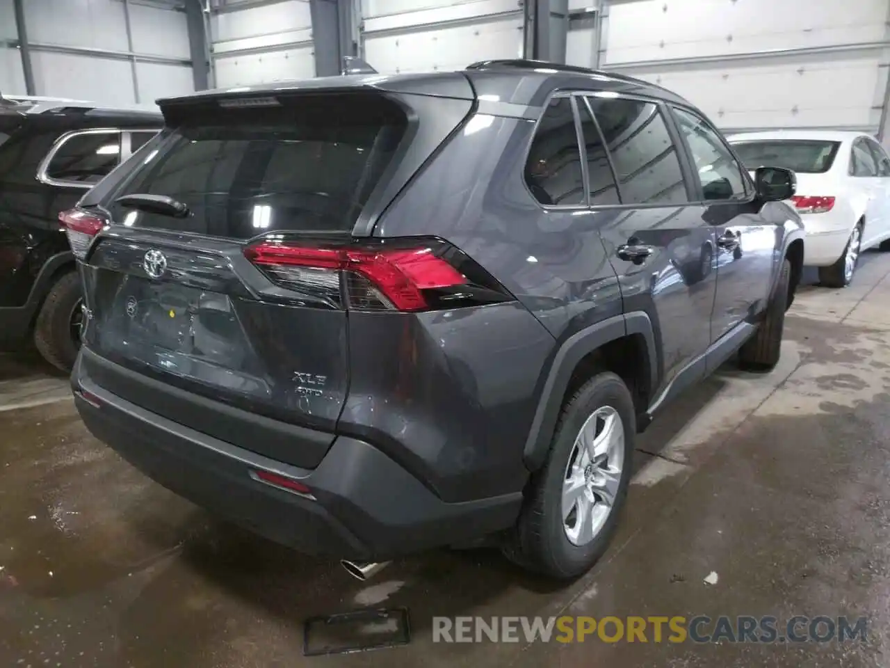 4 Photograph of a damaged car 2T3P1RFV5KW059384 TOYOTA RAV4 2019