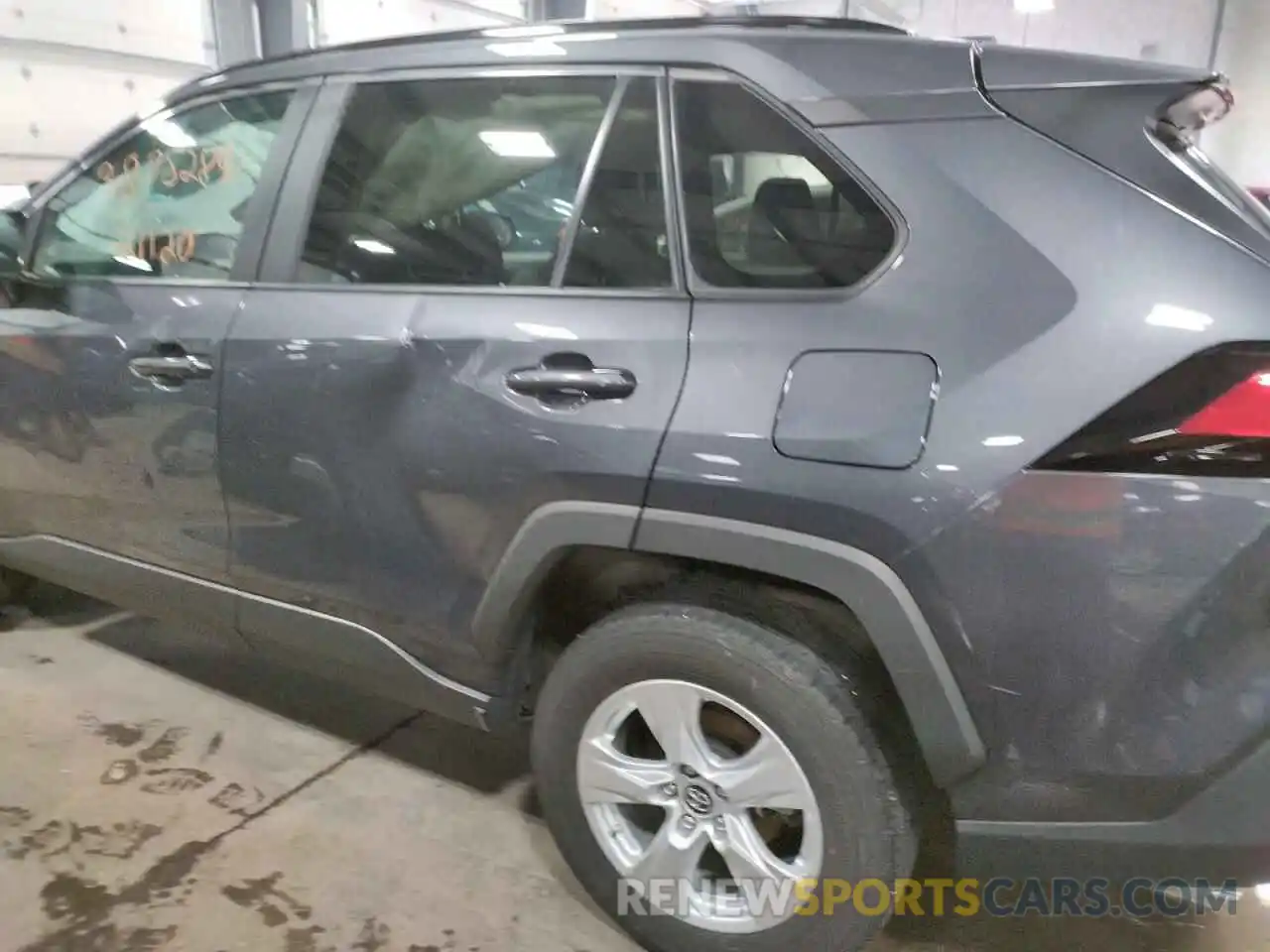 9 Фотография поврежденного автомобиля 2T3P1RFV5KW059384 TOYOTA RAV4 2019