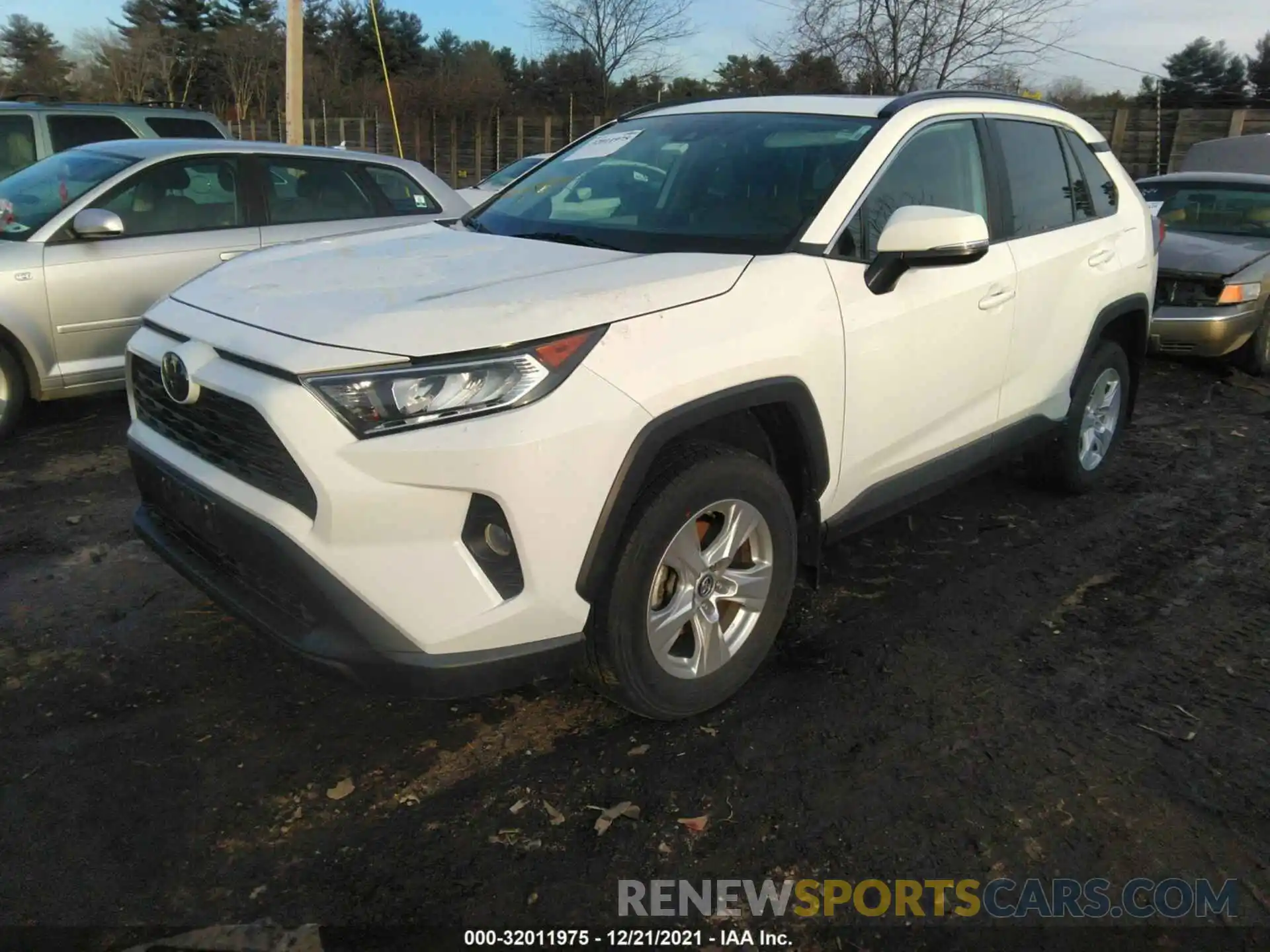 2 Photograph of a damaged car 2T3P1RFV5KW060275 TOYOTA RAV4 2019