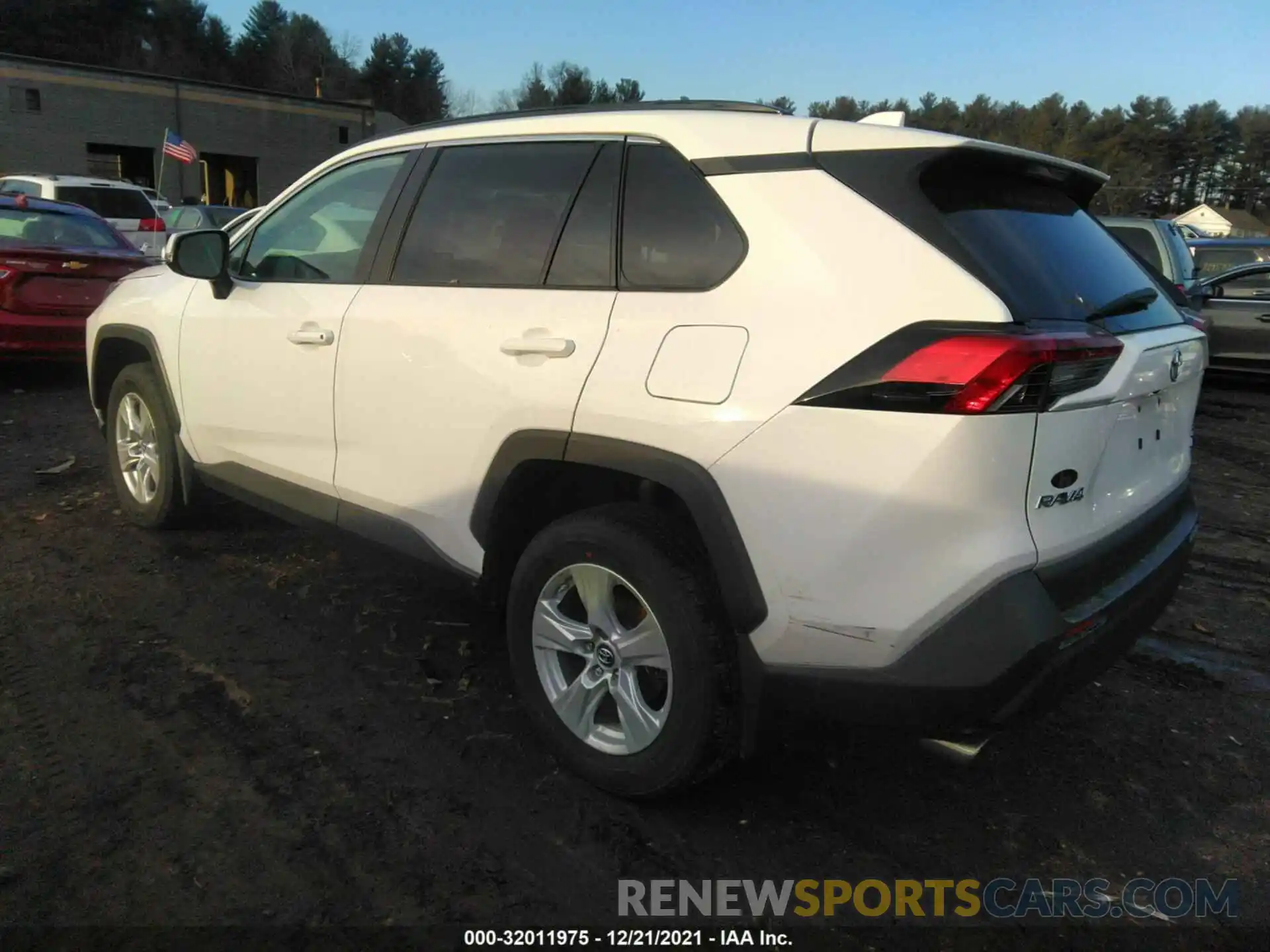 3 Photograph of a damaged car 2T3P1RFV5KW060275 TOYOTA RAV4 2019