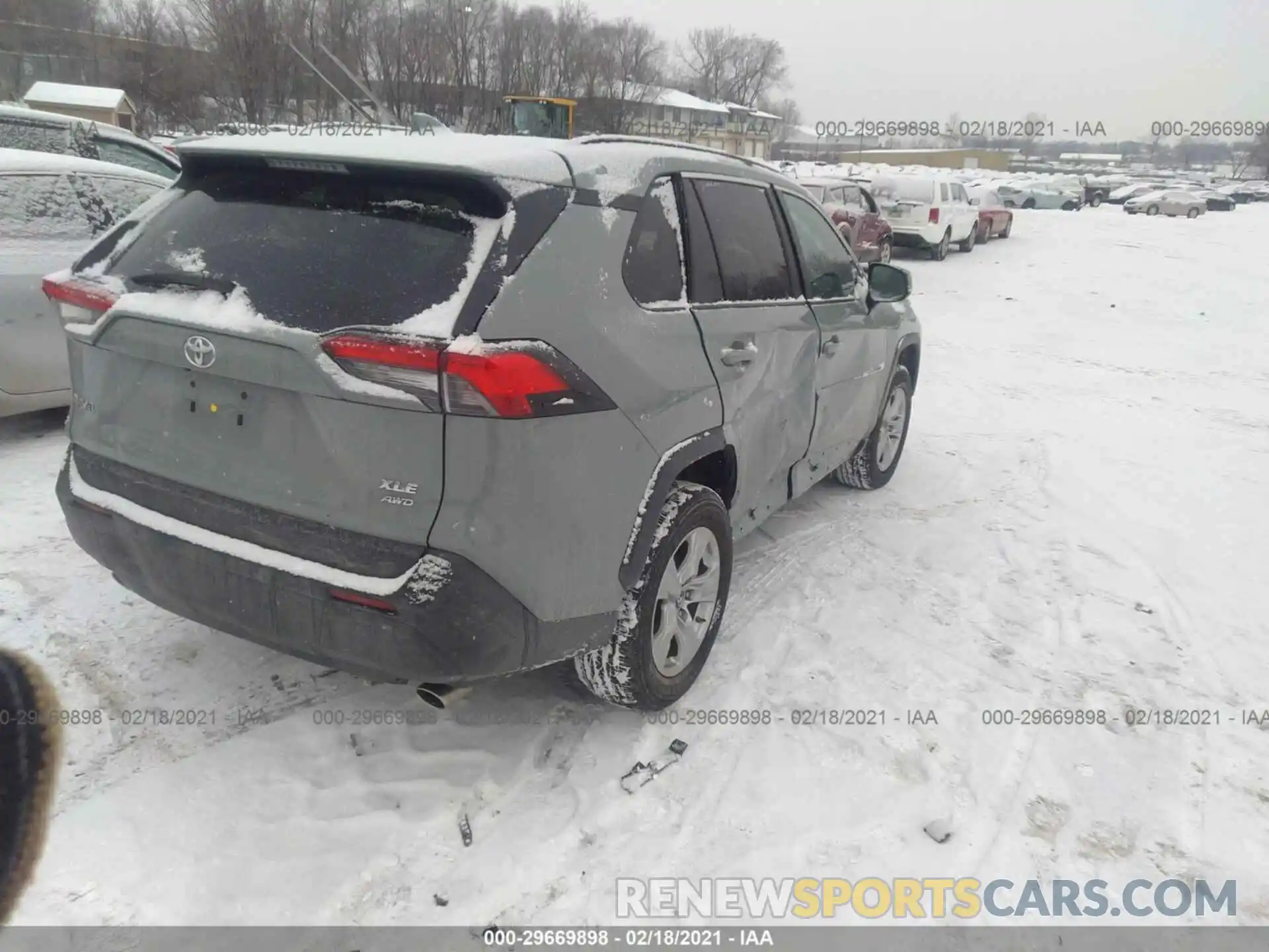 4 Photograph of a damaged car 2T3P1RFV5KW069736 TOYOTA RAV4 2019