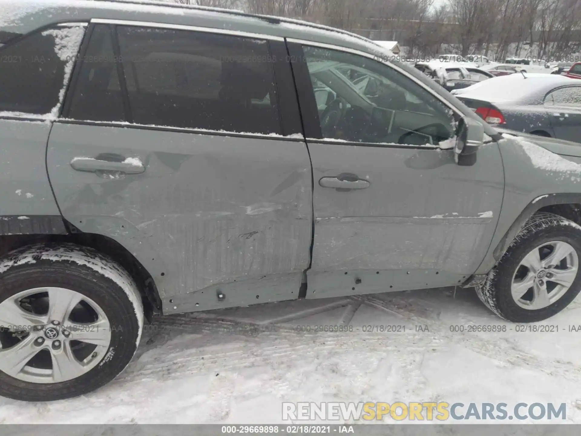 6 Photograph of a damaged car 2T3P1RFV5KW069736 TOYOTA RAV4 2019