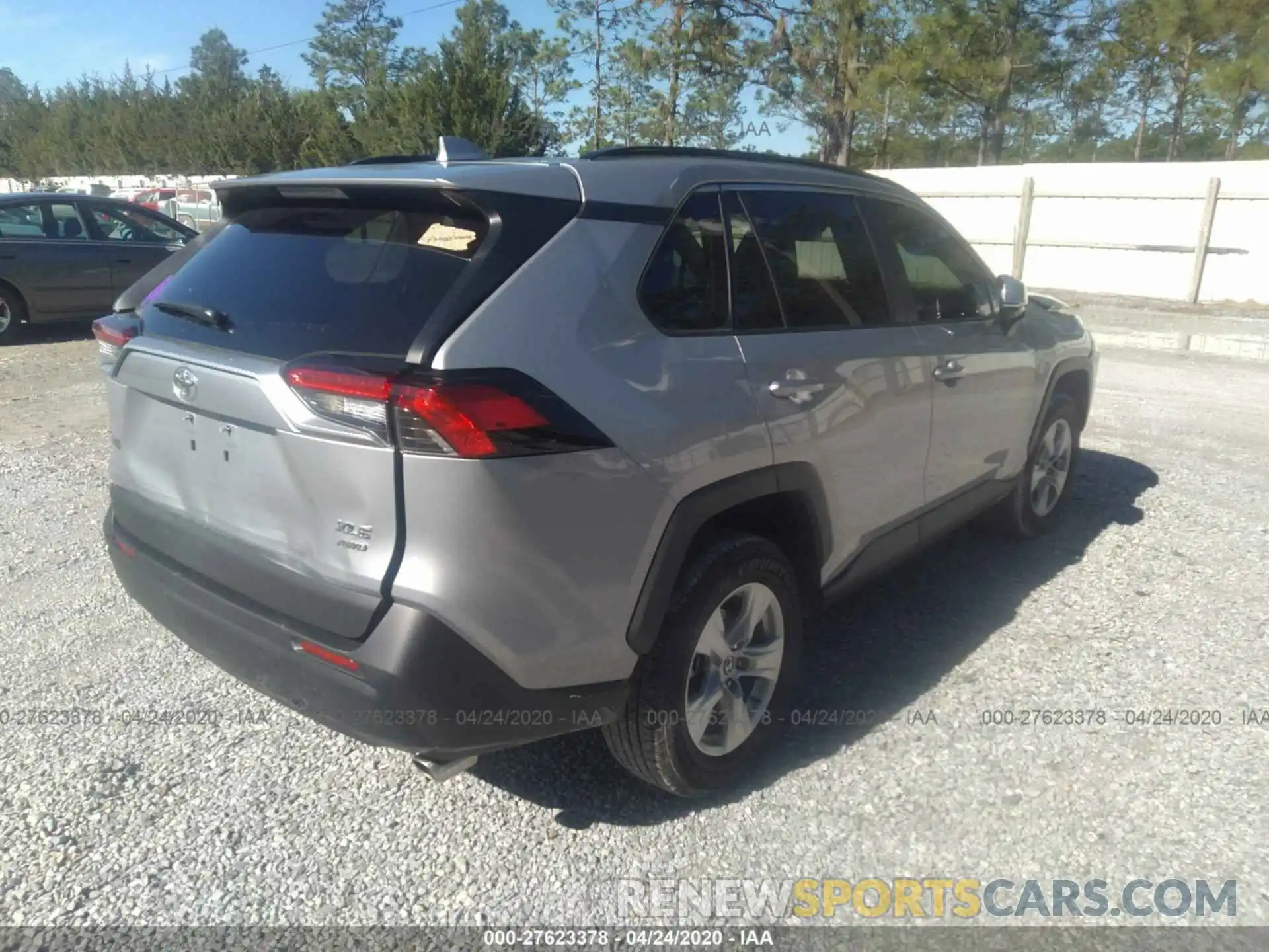 4 Photograph of a damaged car 2T3P1RFV5KW079263 TOYOTA RAV4 2019