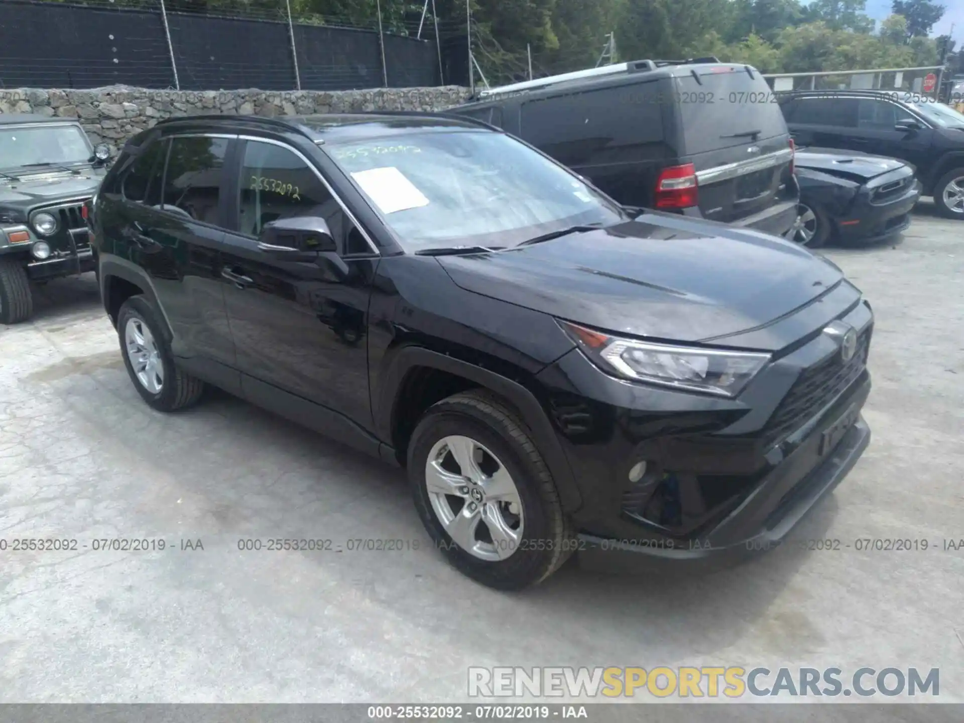 1 Фотография поврежденного автомобиля 2T3P1RFV6KC009885 TOYOTA RAV4 2019