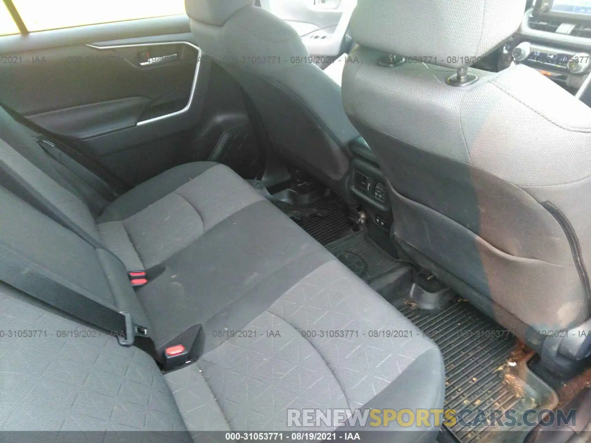 8 Фотография поврежденного автомобиля 2T3P1RFV6KC010907 TOYOTA RAV4 2019