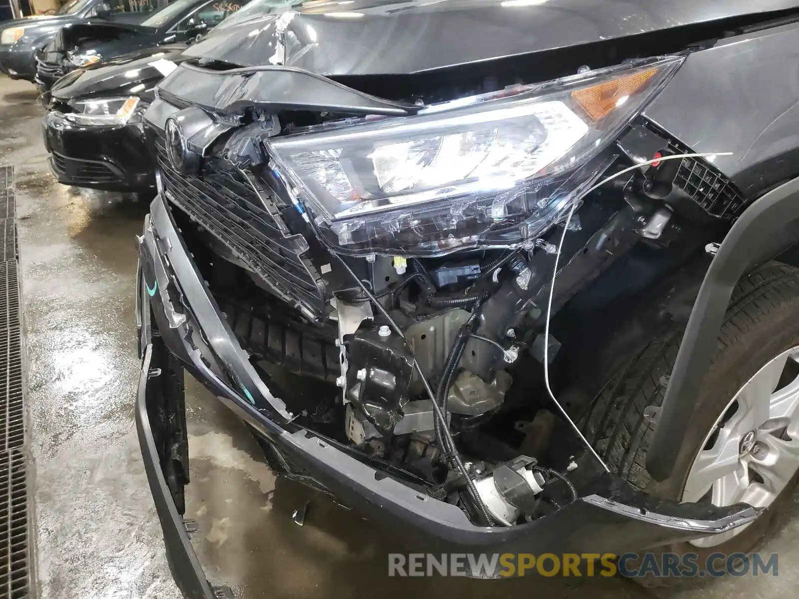 9 Photograph of a damaged car 2T3P1RFV6KC024614 TOYOTA RAV4 2019