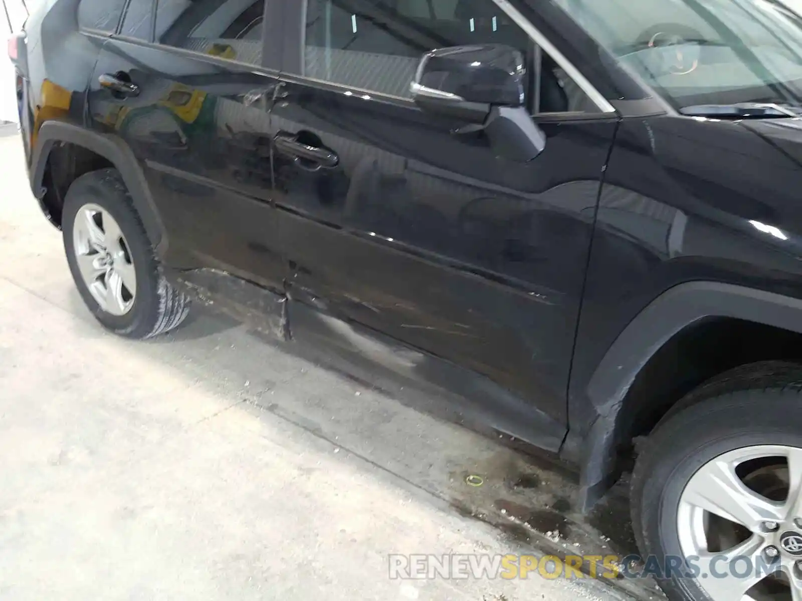 9 Photograph of a damaged car 2T3P1RFV6KC032647 TOYOTA RAV4 2019