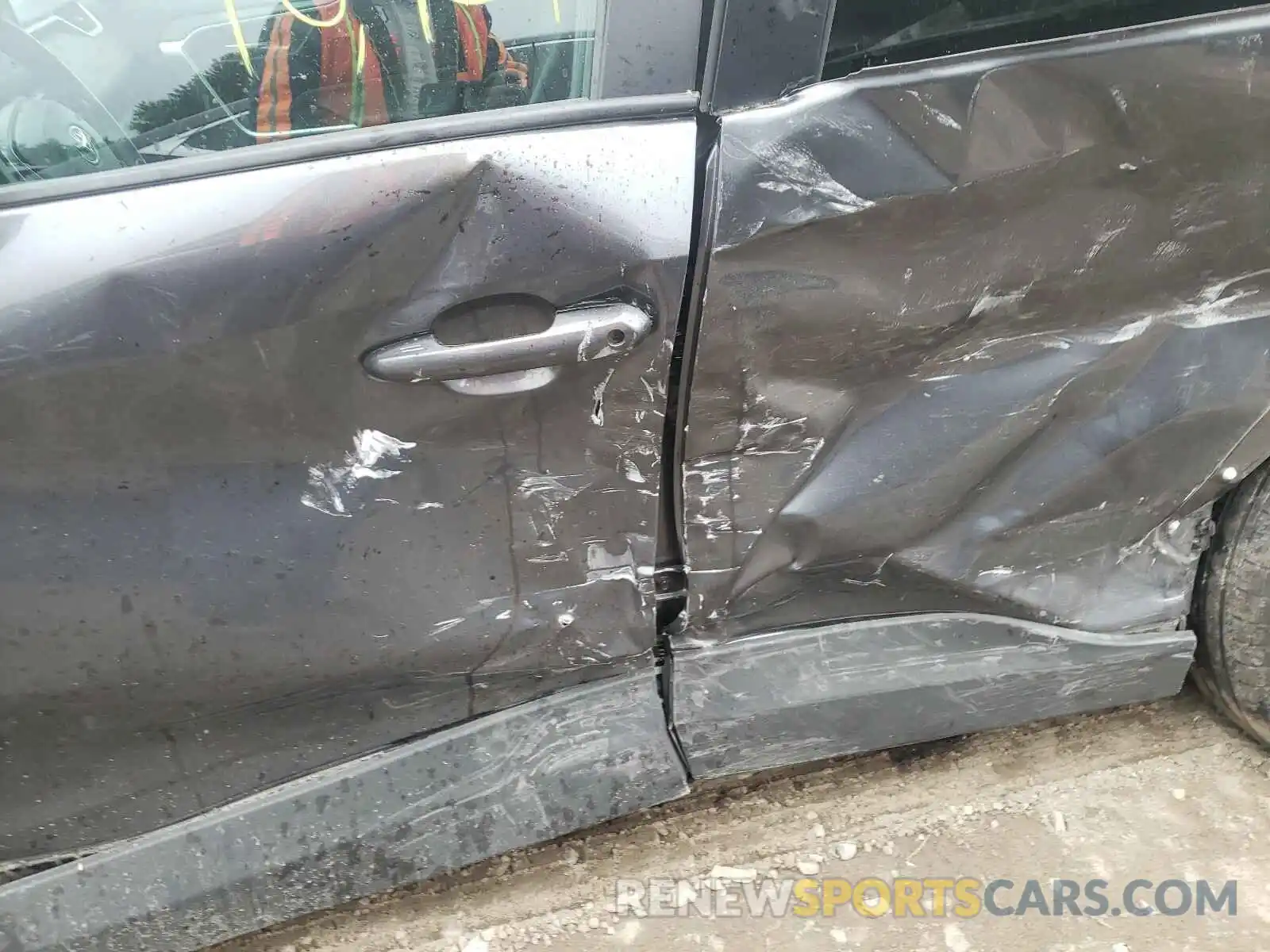 9 Photograph of a damaged car 2T3P1RFV6KC044510 TOYOTA RAV4 2019