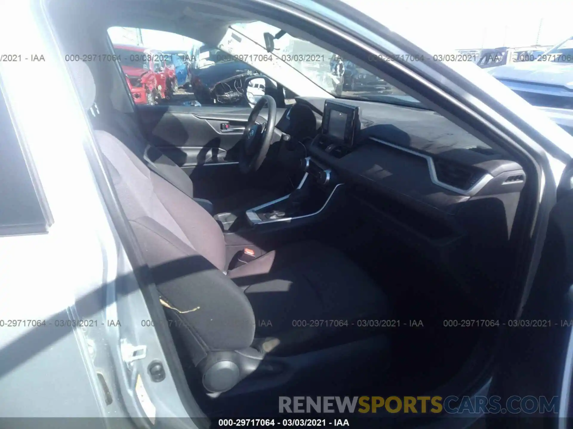 5 Photograph of a damaged car 2T3P1RFV6KW030542 TOYOTA RAV4 2019