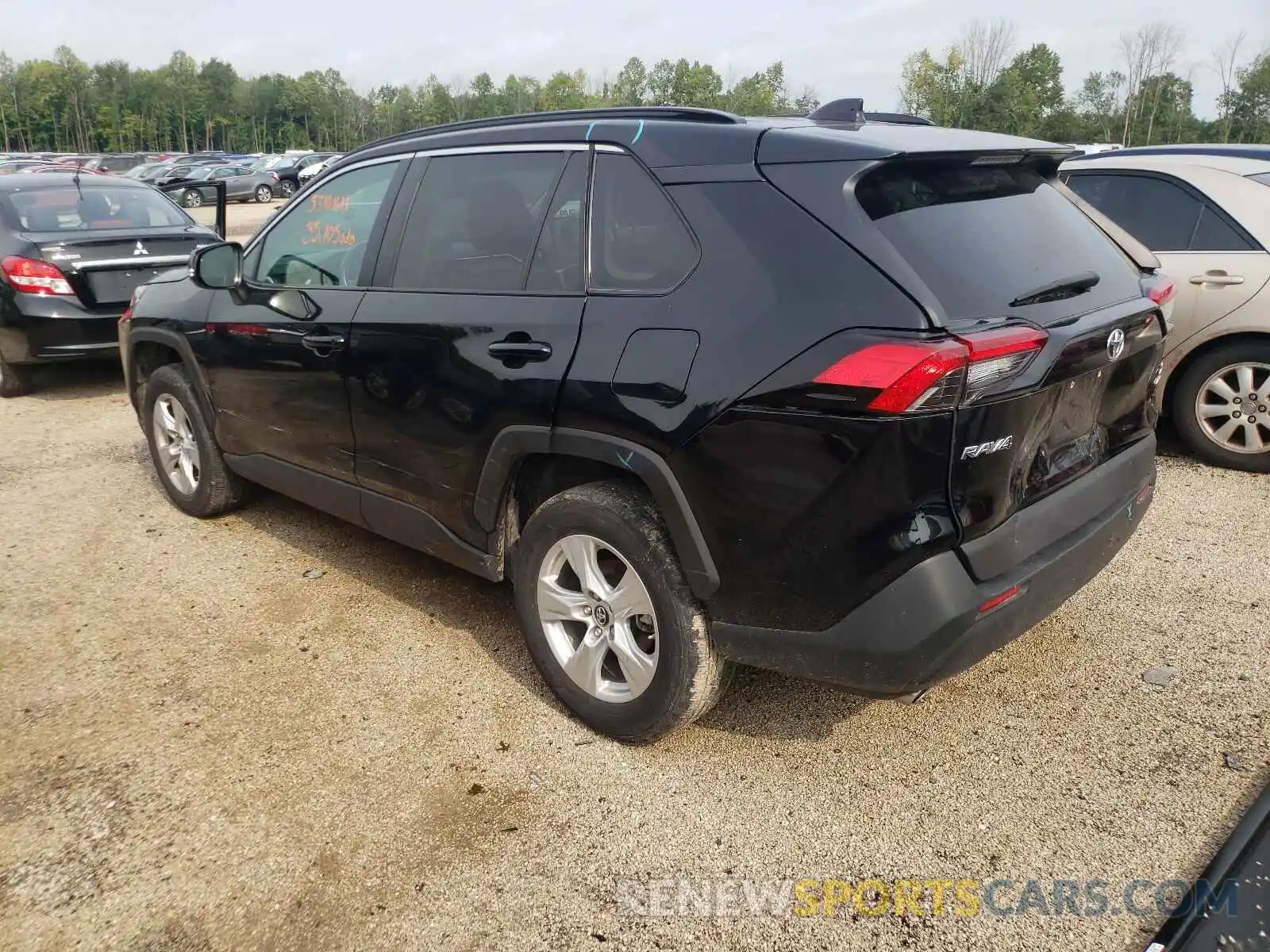 3 Photograph of a damaged car 2T3P1RFV6KW034803 TOYOTA RAV4 2019