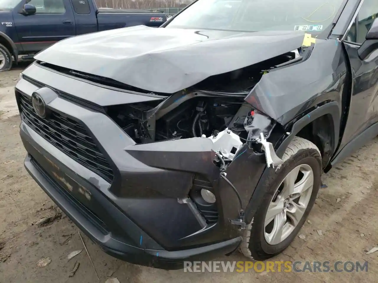 9 Photograph of a damaged car 2T3P1RFV6KW035319 TOYOTA RAV4 2019