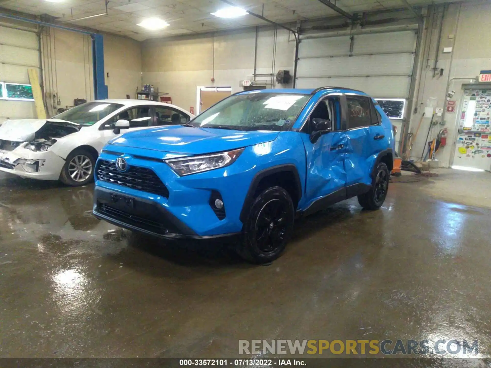 2 Photograph of a damaged car 2T3P1RFV6KW036938 TOYOTA RAV4 2019