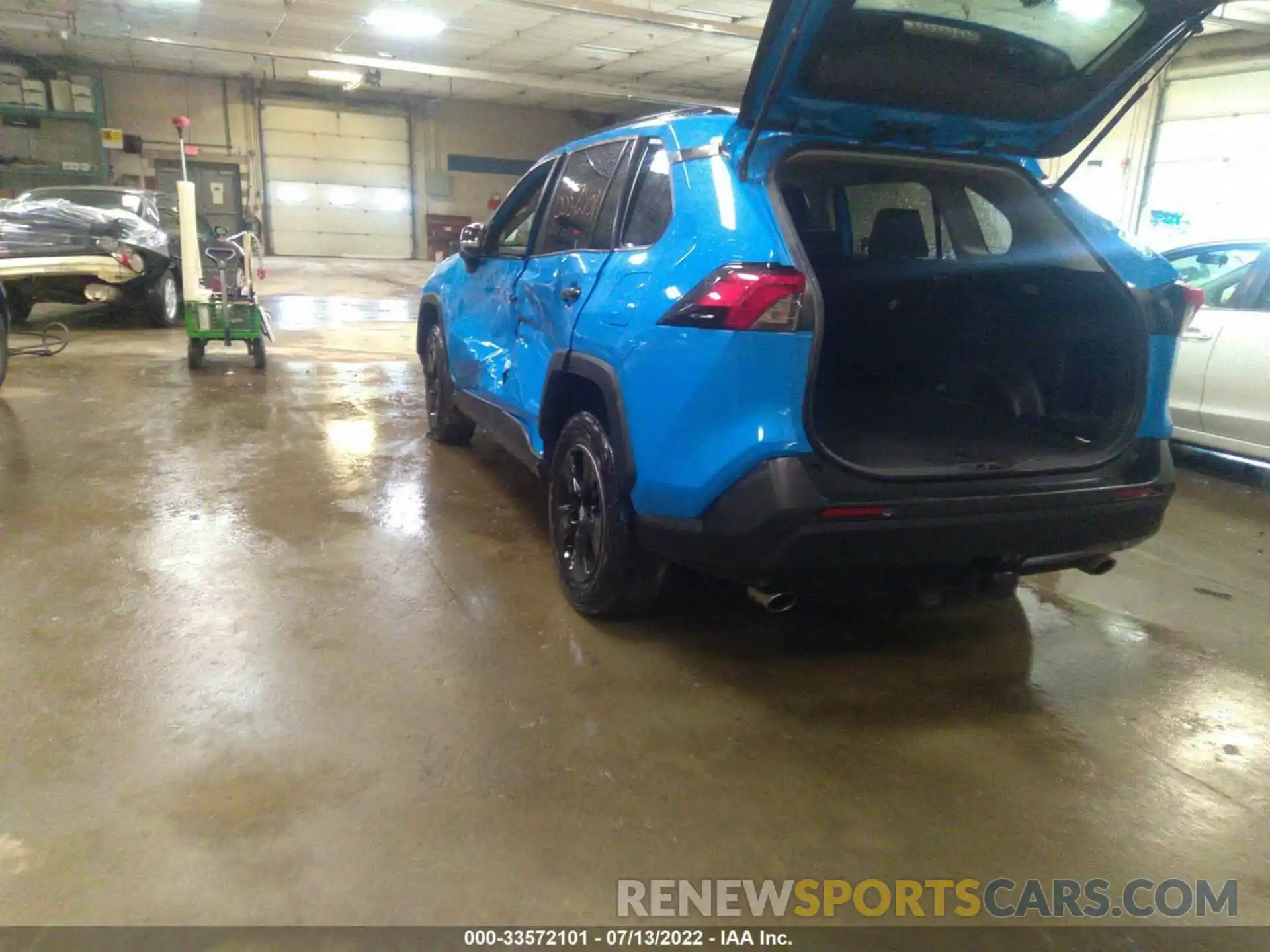 3 Photograph of a damaged car 2T3P1RFV6KW036938 TOYOTA RAV4 2019