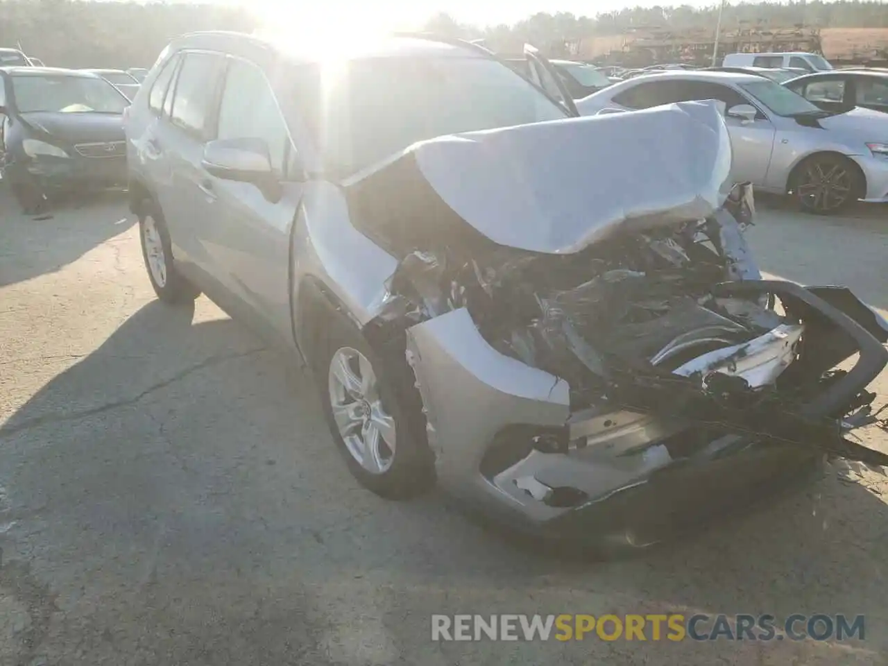 1 Photograph of a damaged car 2T3P1RFV6KW040794 TOYOTA RAV4 2019