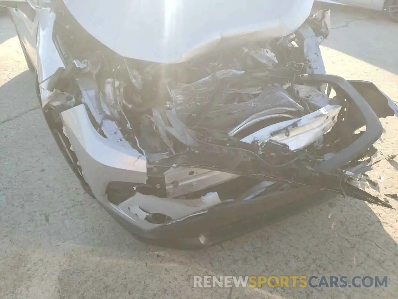 9 Photograph of a damaged car 2T3P1RFV6KW040794 TOYOTA RAV4 2019