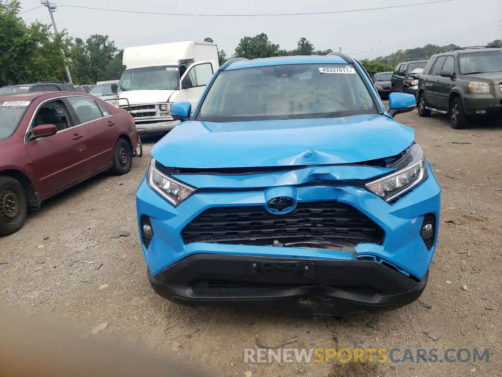 9 Photograph of a damaged car 2T3P1RFV6KW048068 TOYOTA RAV4 2019