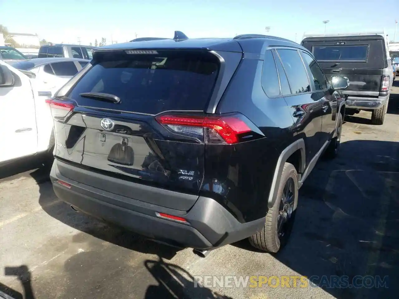 4 Photograph of a damaged car 2T3P1RFV6KW052458 TOYOTA RAV4 2019