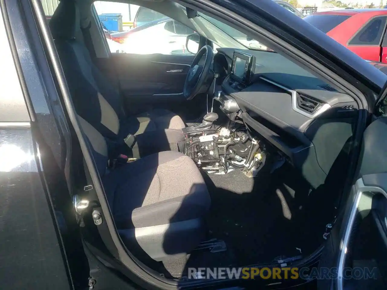 5 Photograph of a damaged car 2T3P1RFV6KW052458 TOYOTA RAV4 2019