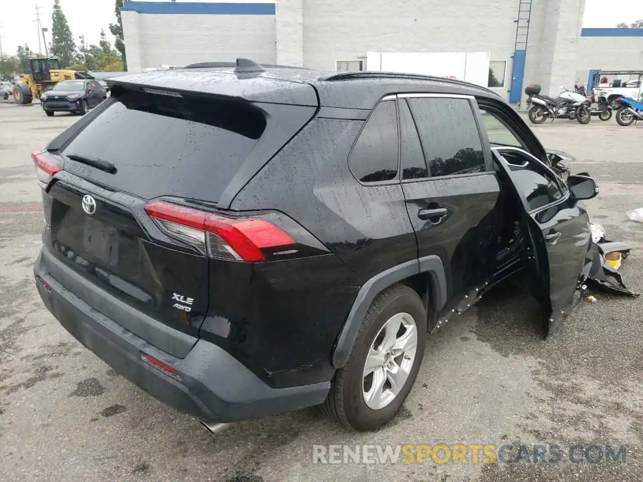 4 Photograph of a damaged car 2T3P1RFV6KW060043 TOYOTA RAV4 2019