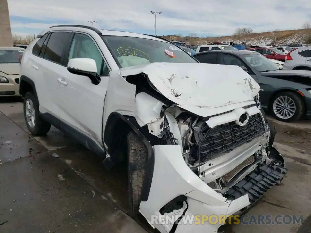 1 Photograph of a damaged car 2T3P1RFV6KW065985 TOYOTA RAV4 2019