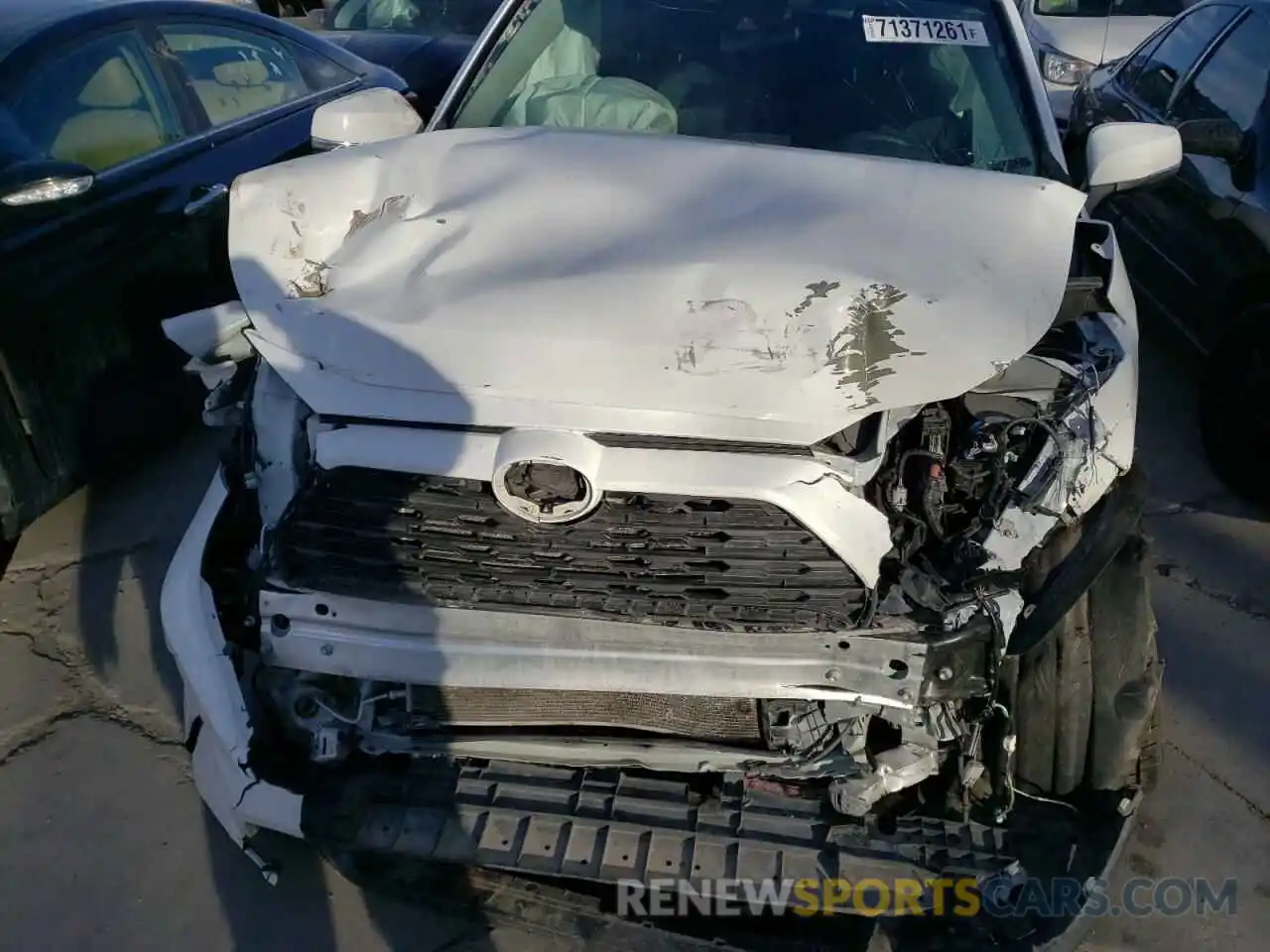 7 Photograph of a damaged car 2T3P1RFV6KW065985 TOYOTA RAV4 2019