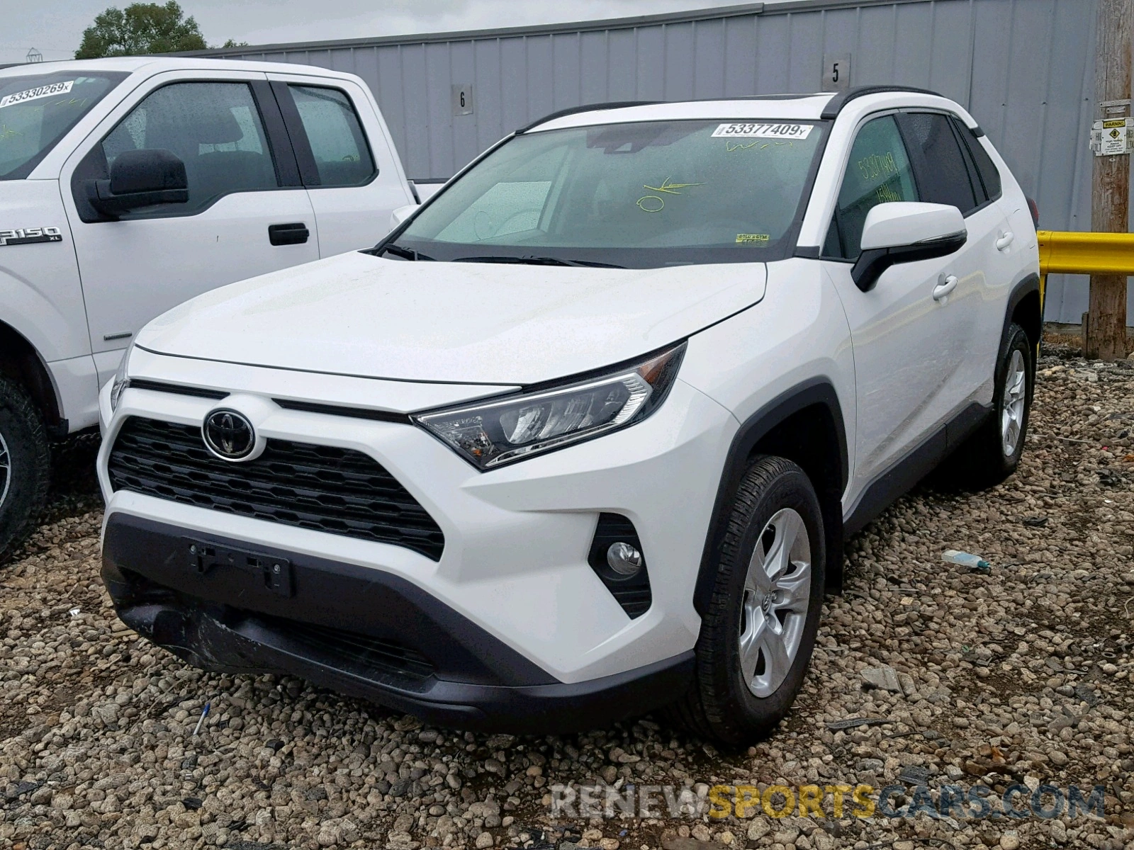 2 Photograph of a damaged car 2T3P1RFV6KW073648 TOYOTA RAV4 2019