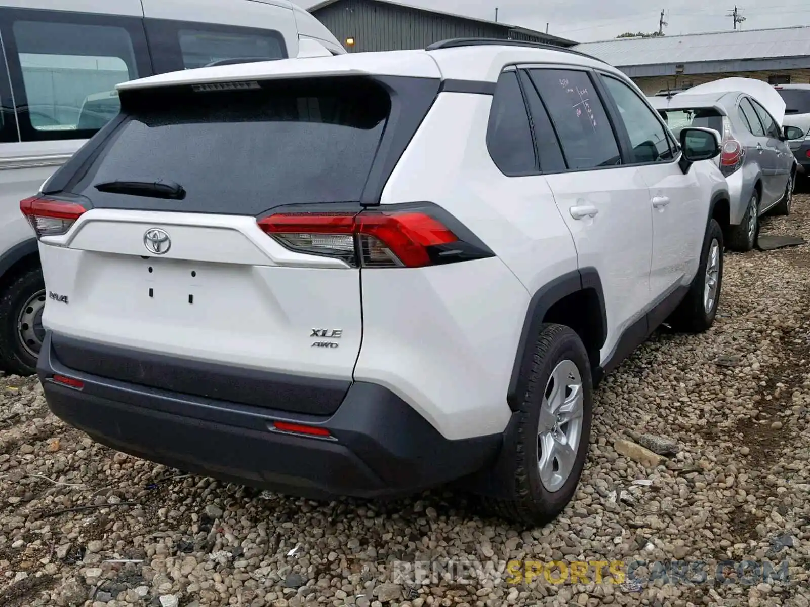 4 Photograph of a damaged car 2T3P1RFV6KW073648 TOYOTA RAV4 2019