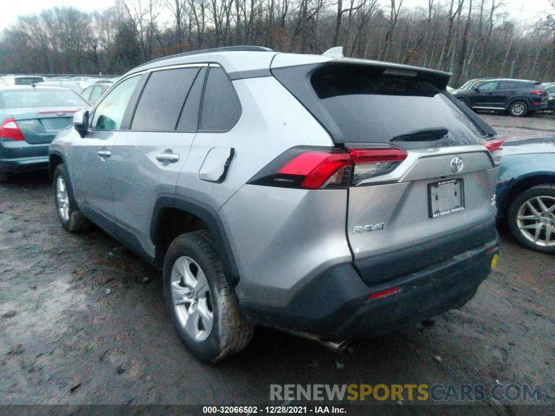 3 Photograph of a damaged car 2T3P1RFV7KC003335 TOYOTA RAV4 2019