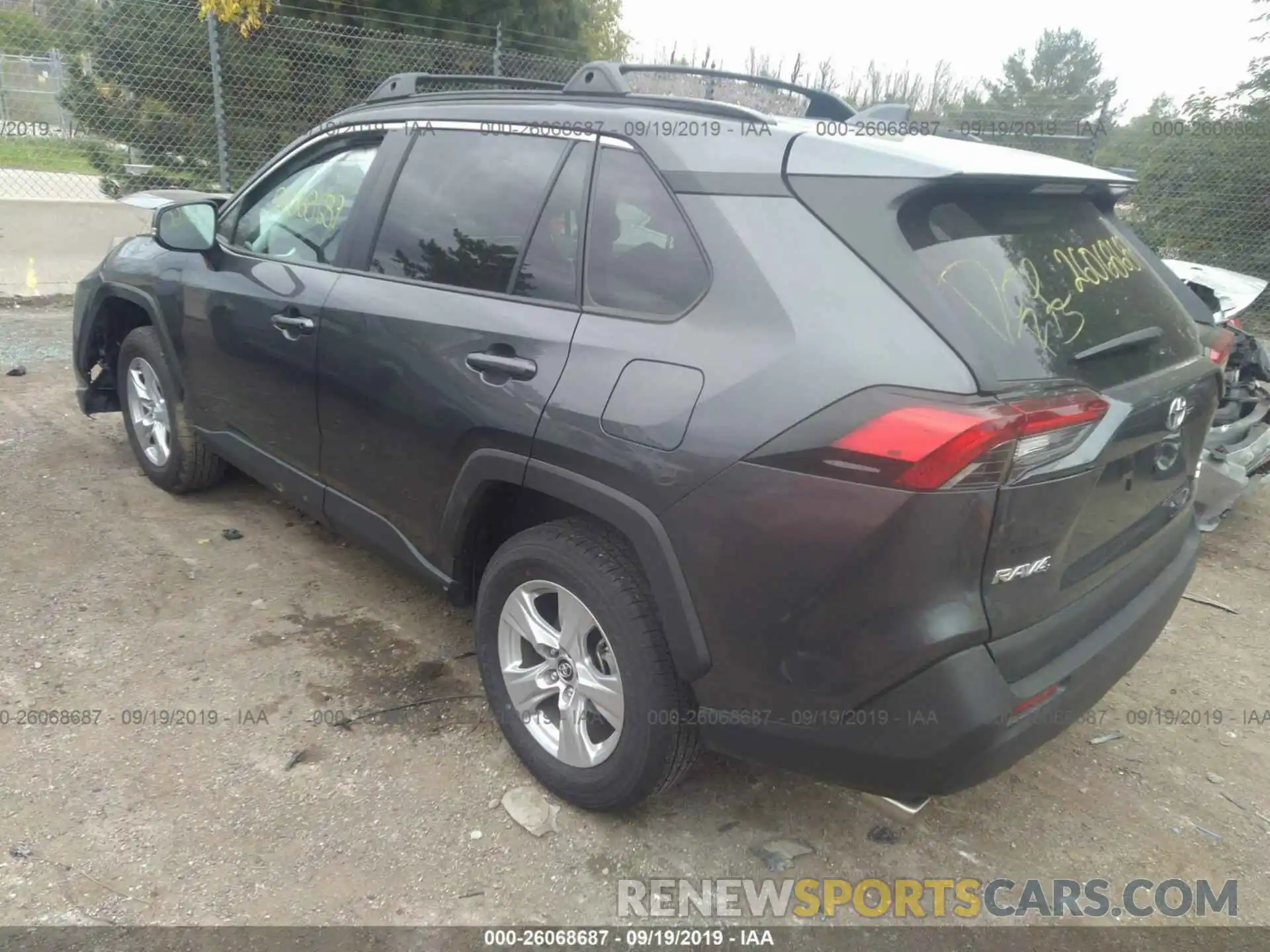 3 Фотография поврежденного автомобиля 2T3P1RFV7KC005439 TOYOTA RAV4 2019