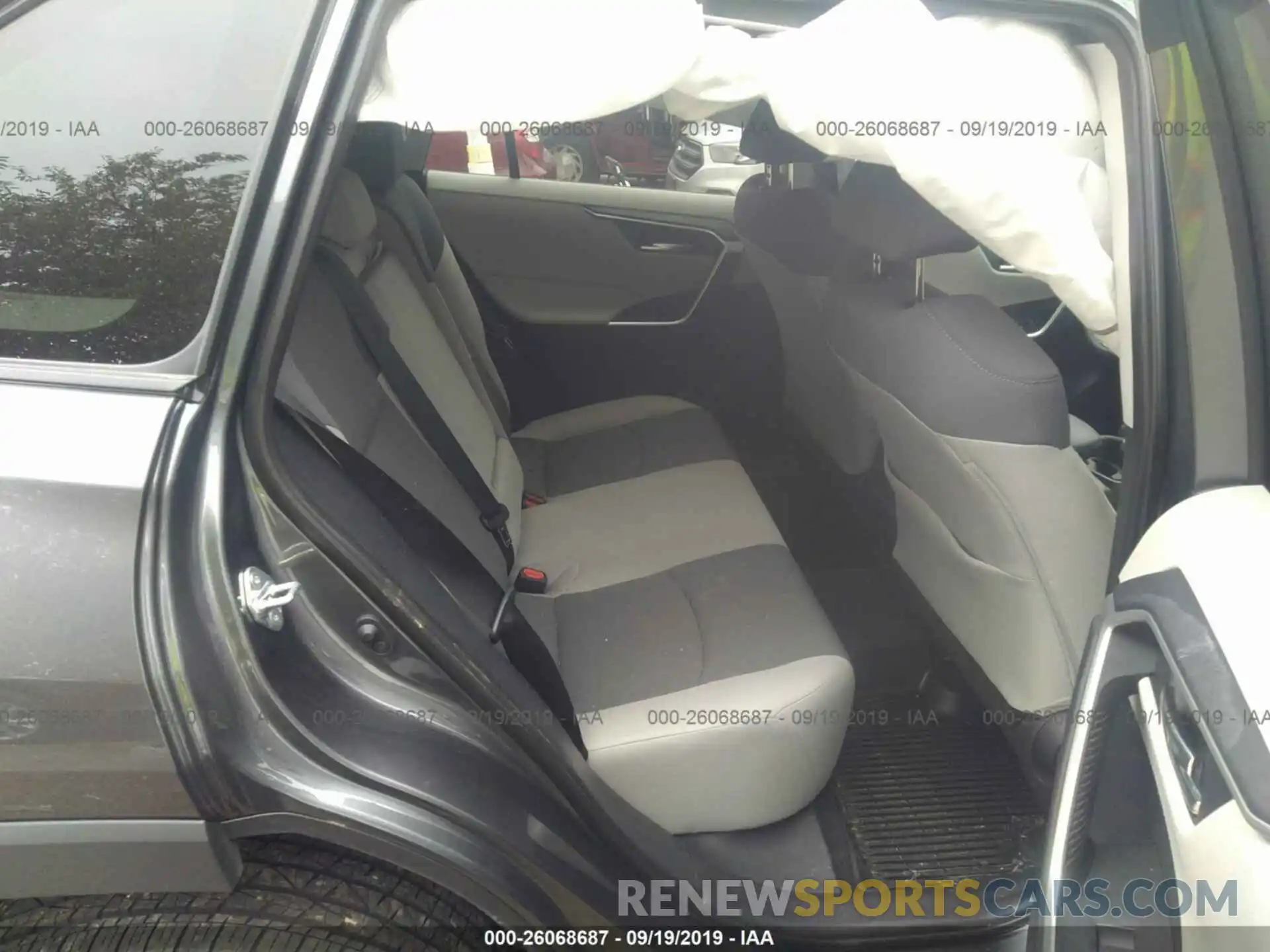 8 Photograph of a damaged car 2T3P1RFV7KC005439 TOYOTA RAV4 2019