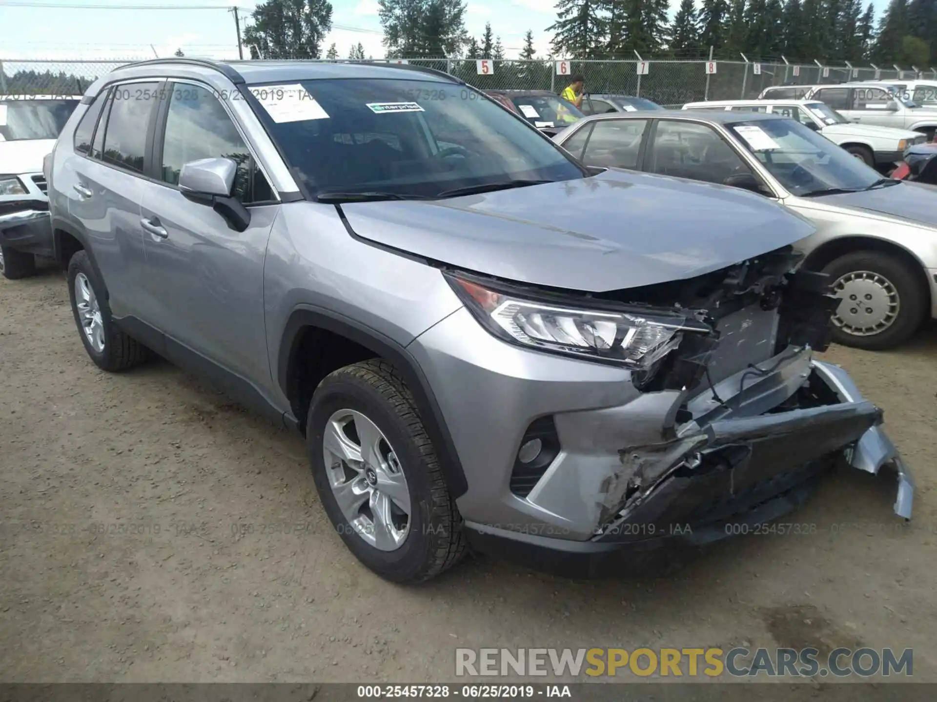 1 Фотография поврежденного автомобиля 2T3P1RFV7KC006672 TOYOTA RAV4 2019