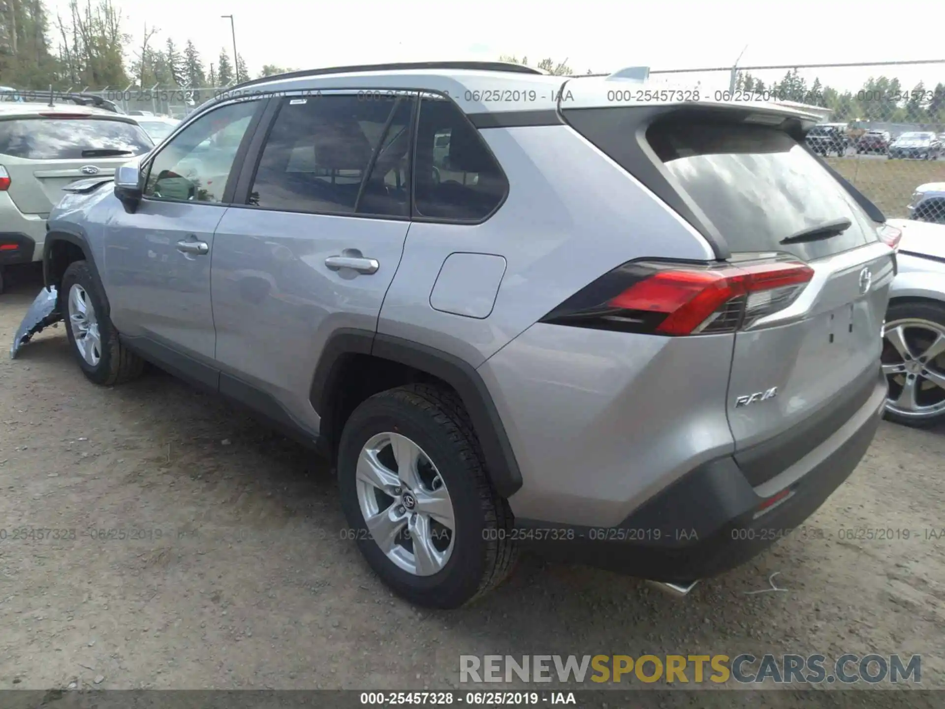 3 Фотография поврежденного автомобиля 2T3P1RFV7KC006672 TOYOTA RAV4 2019