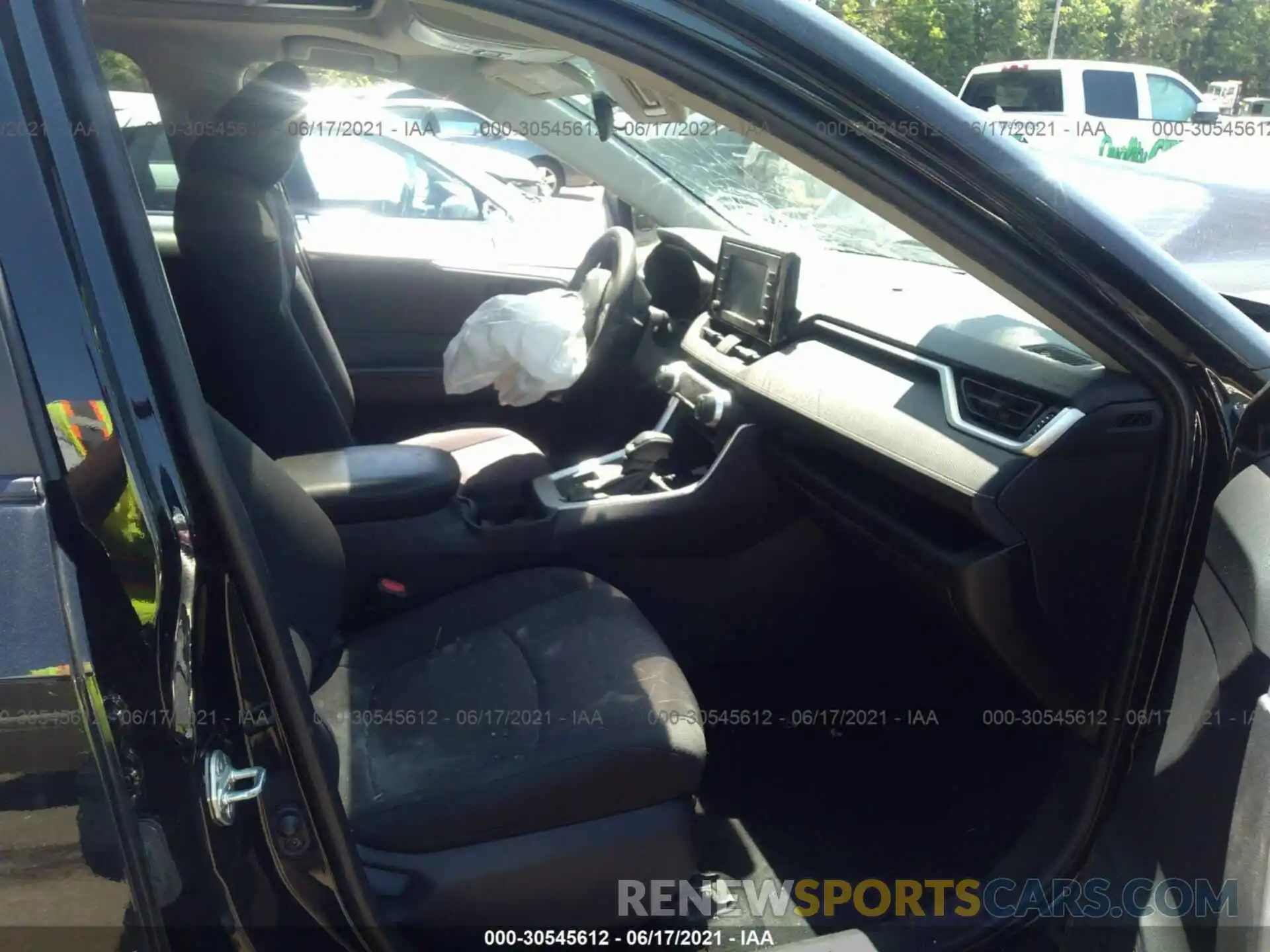 5 Photograph of a damaged car 2T3P1RFV7KC007644 TOYOTA RAV4 2019