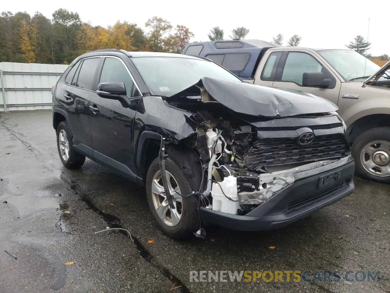 1 Photograph of a damaged car 2T3P1RFV7KC008695 TOYOTA RAV4 2019