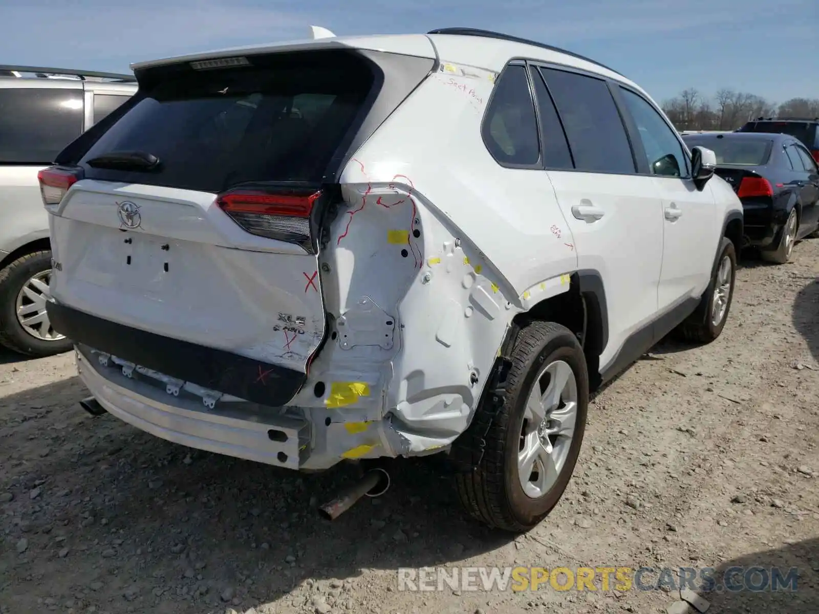 4 Photograph of a damaged car 2T3P1RFV7KC024072 TOYOTA RAV4 2019